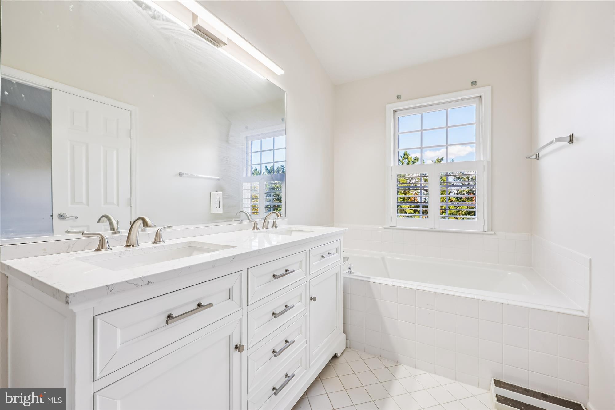 KENTLANDS - Residential