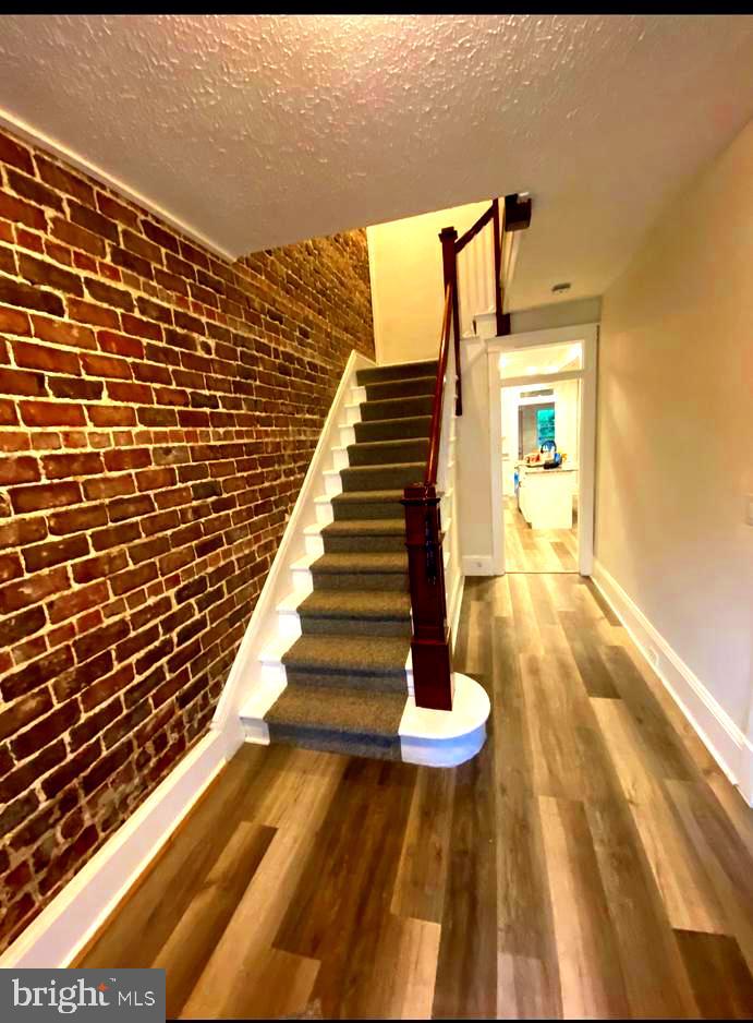 WEST SIDE - Residential Lease