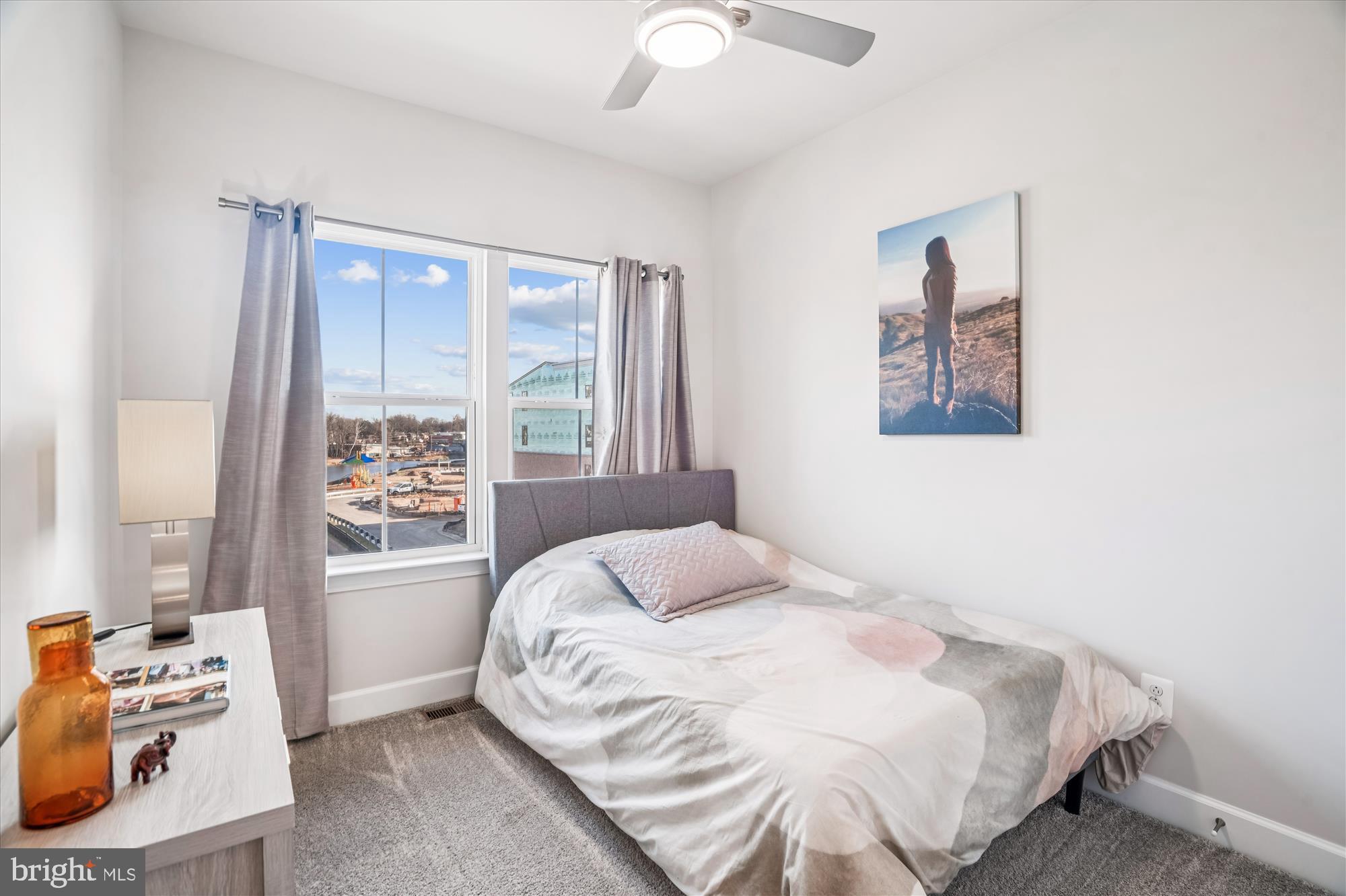 GATEWAY WEST - Residential