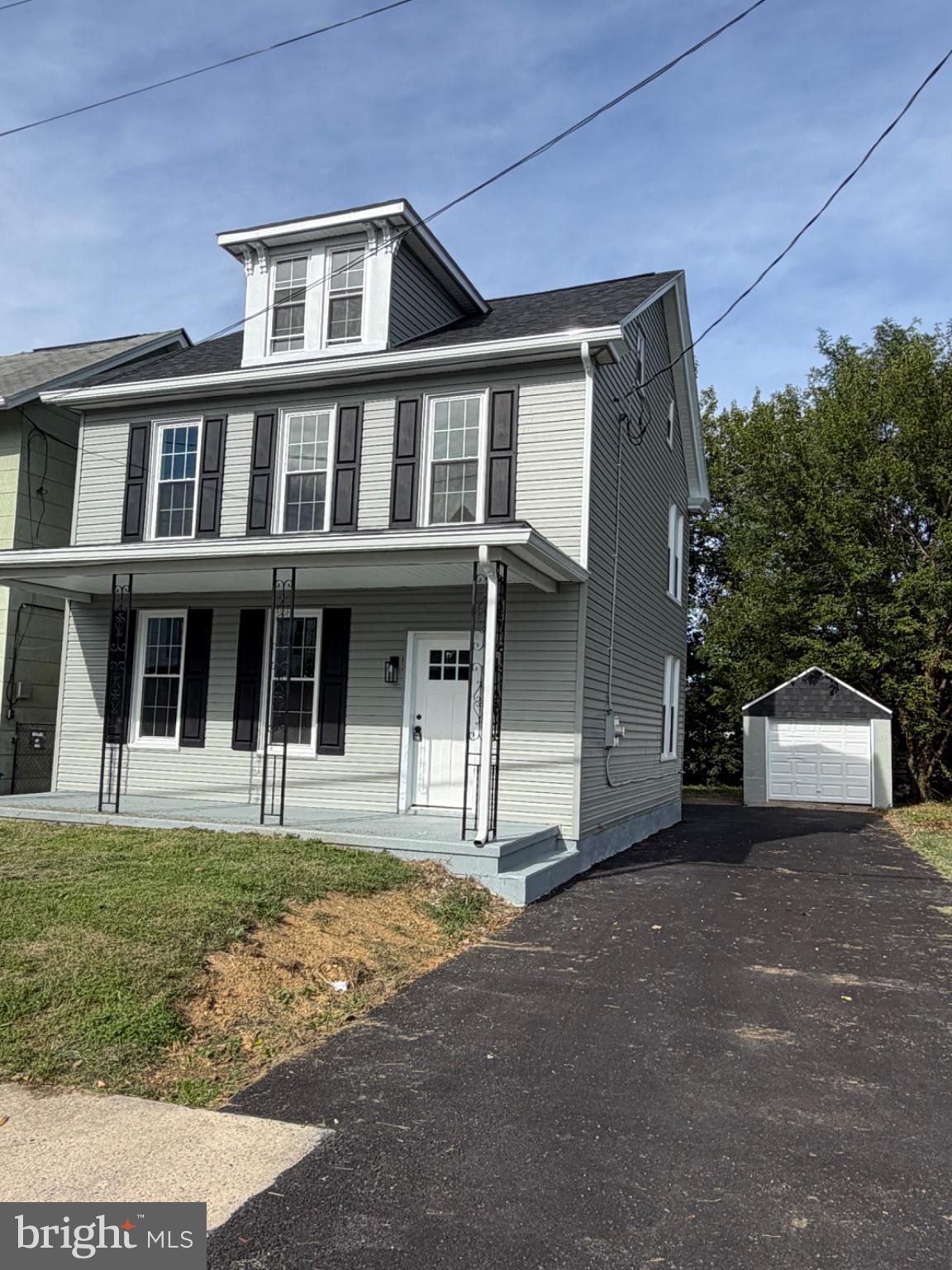37 E 2ND STREET
