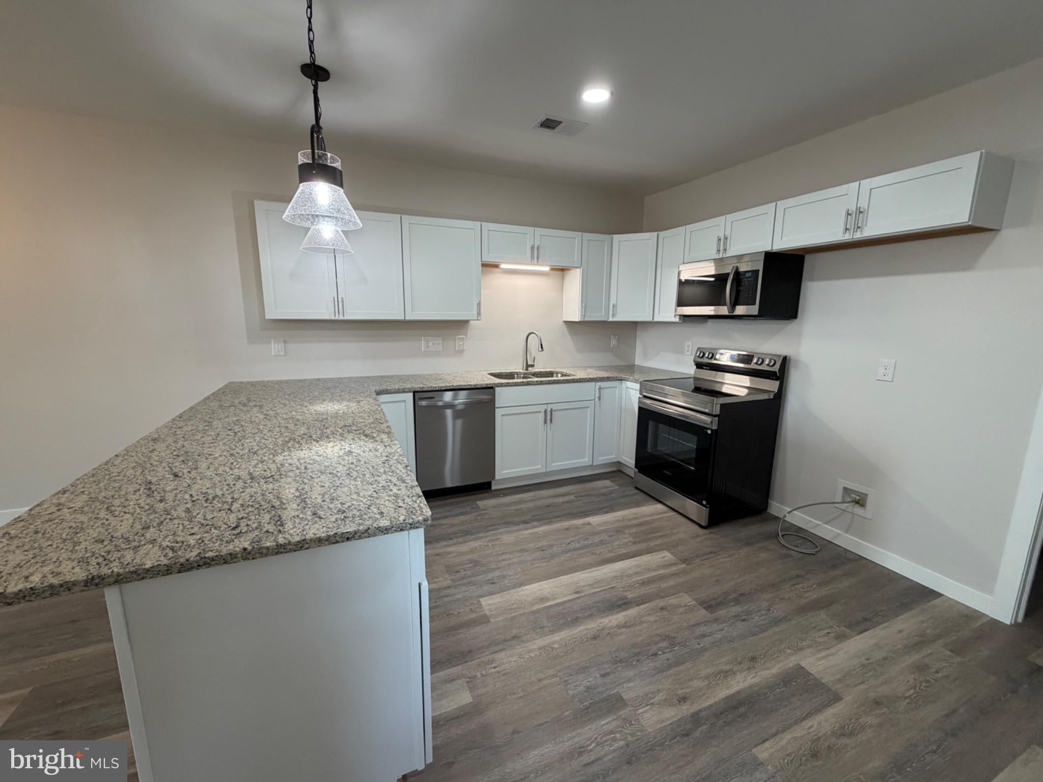 37 E 2ND STREET