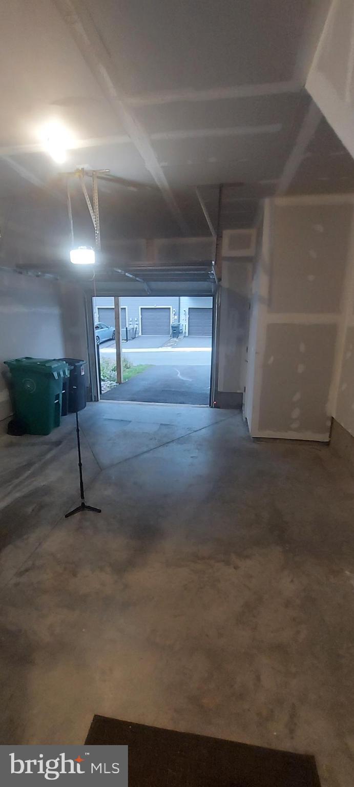 CROWN FARM - Residential Lease