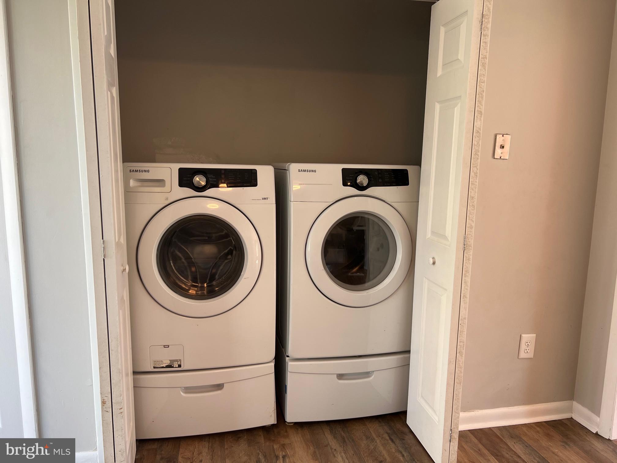 AVALON SHORES - Residential