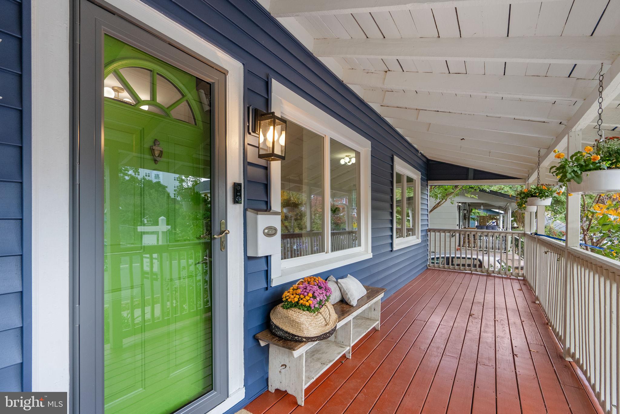 725 SILVER SPRING AVENUE