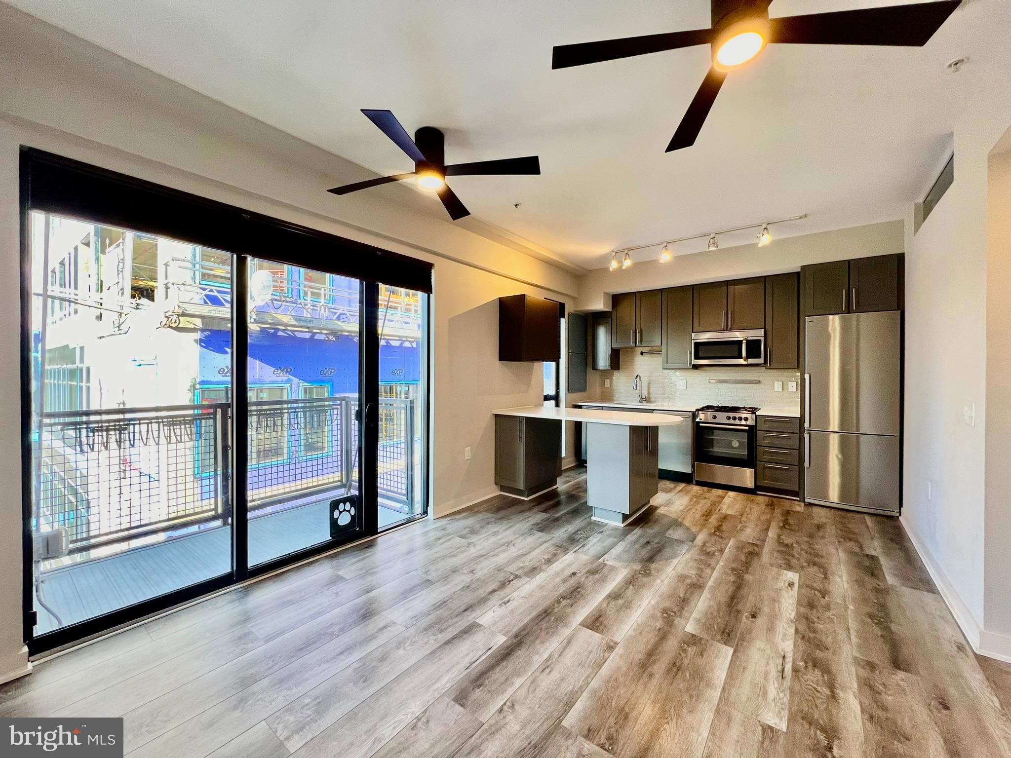 1320 FENWICK LANE 808