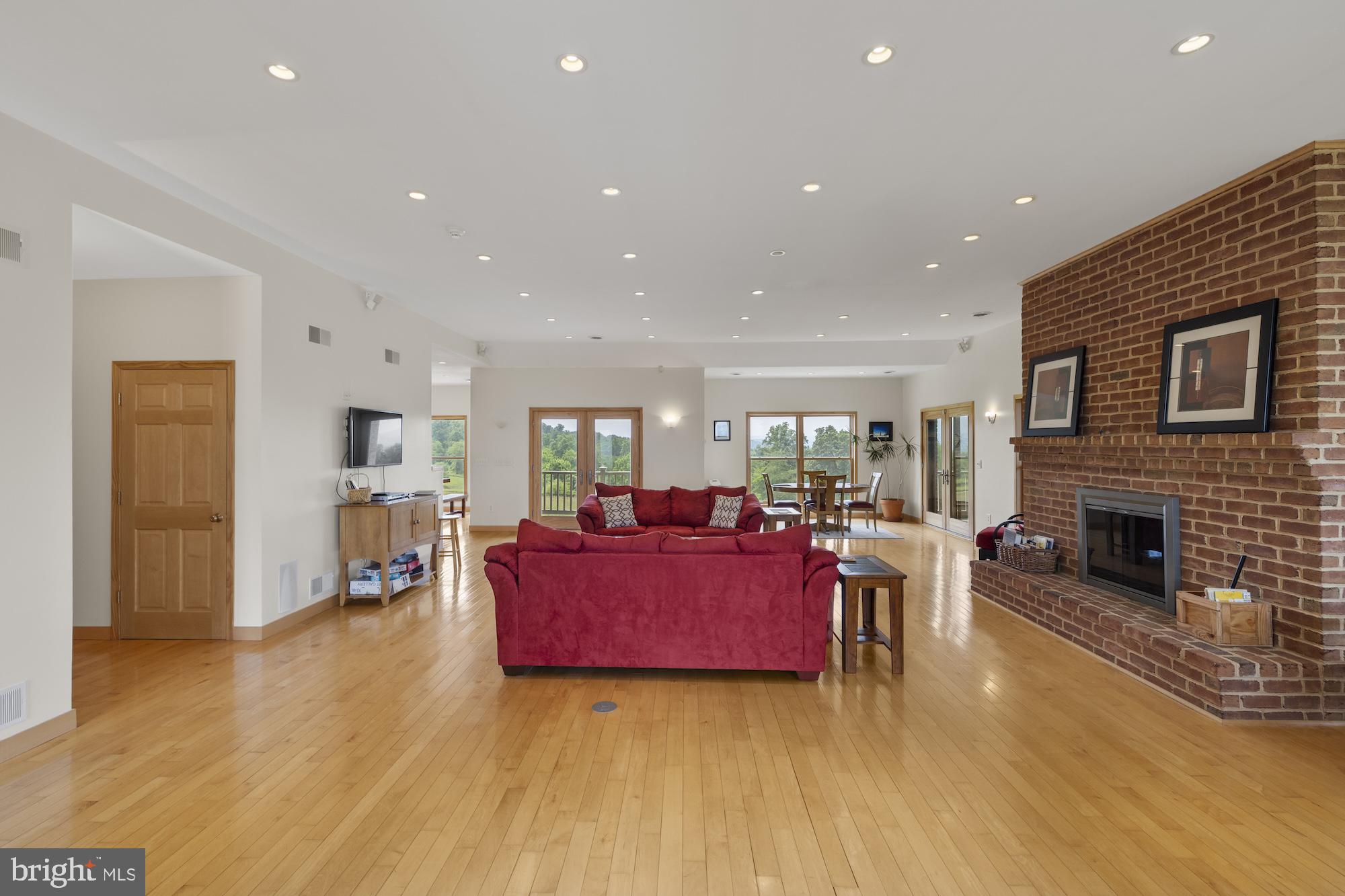 100 ORCHARD HILL DRIVE
