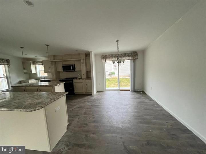 COLONIAL HERITAGE - Residential