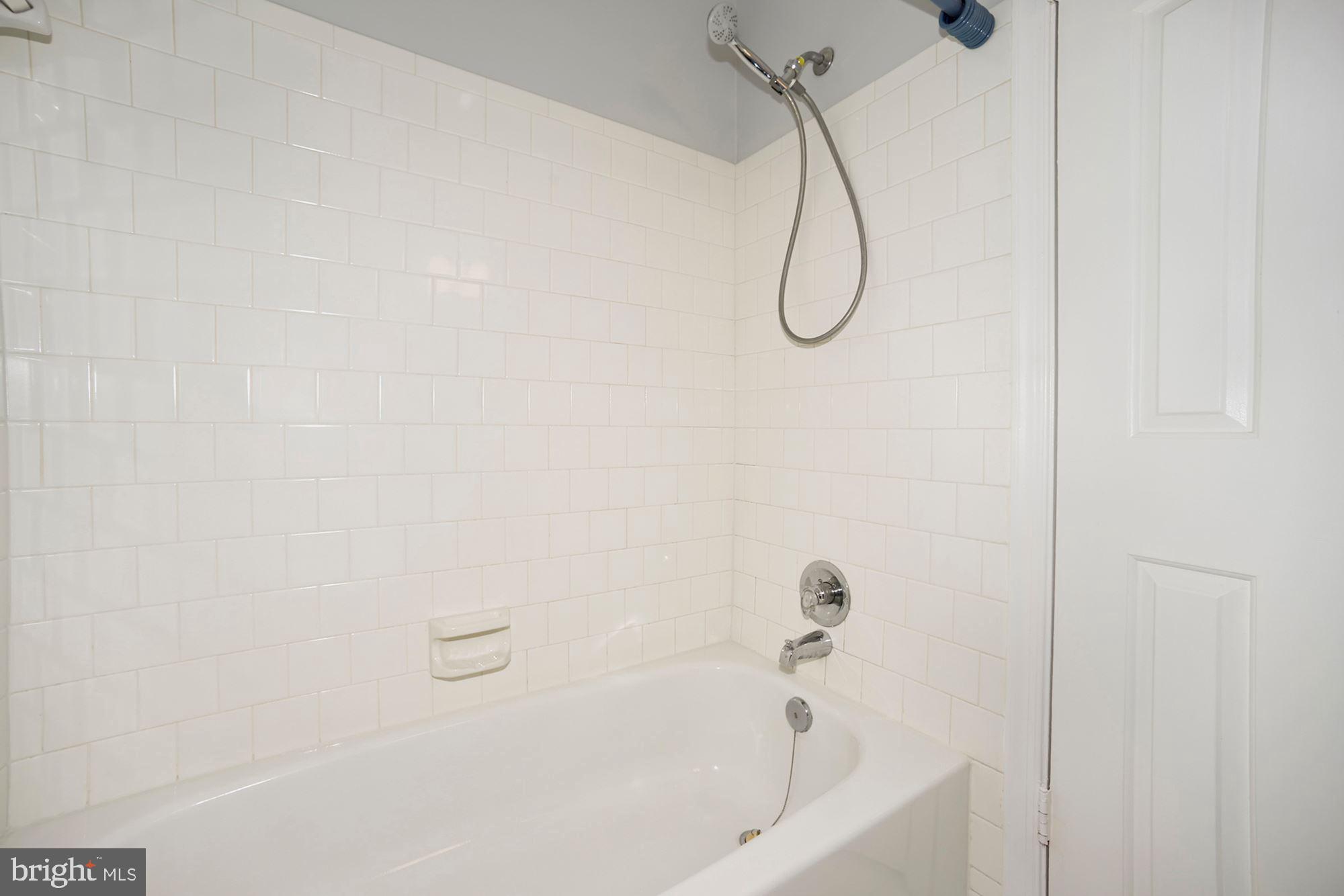 WILDWOOD HILLS - Residential Lease