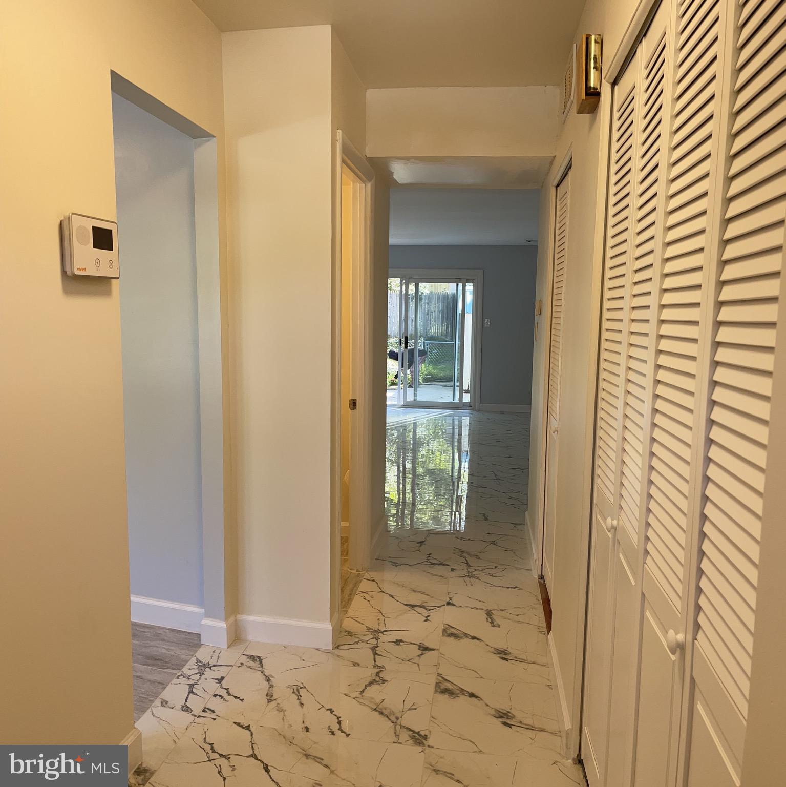 LAURELTON - Residential