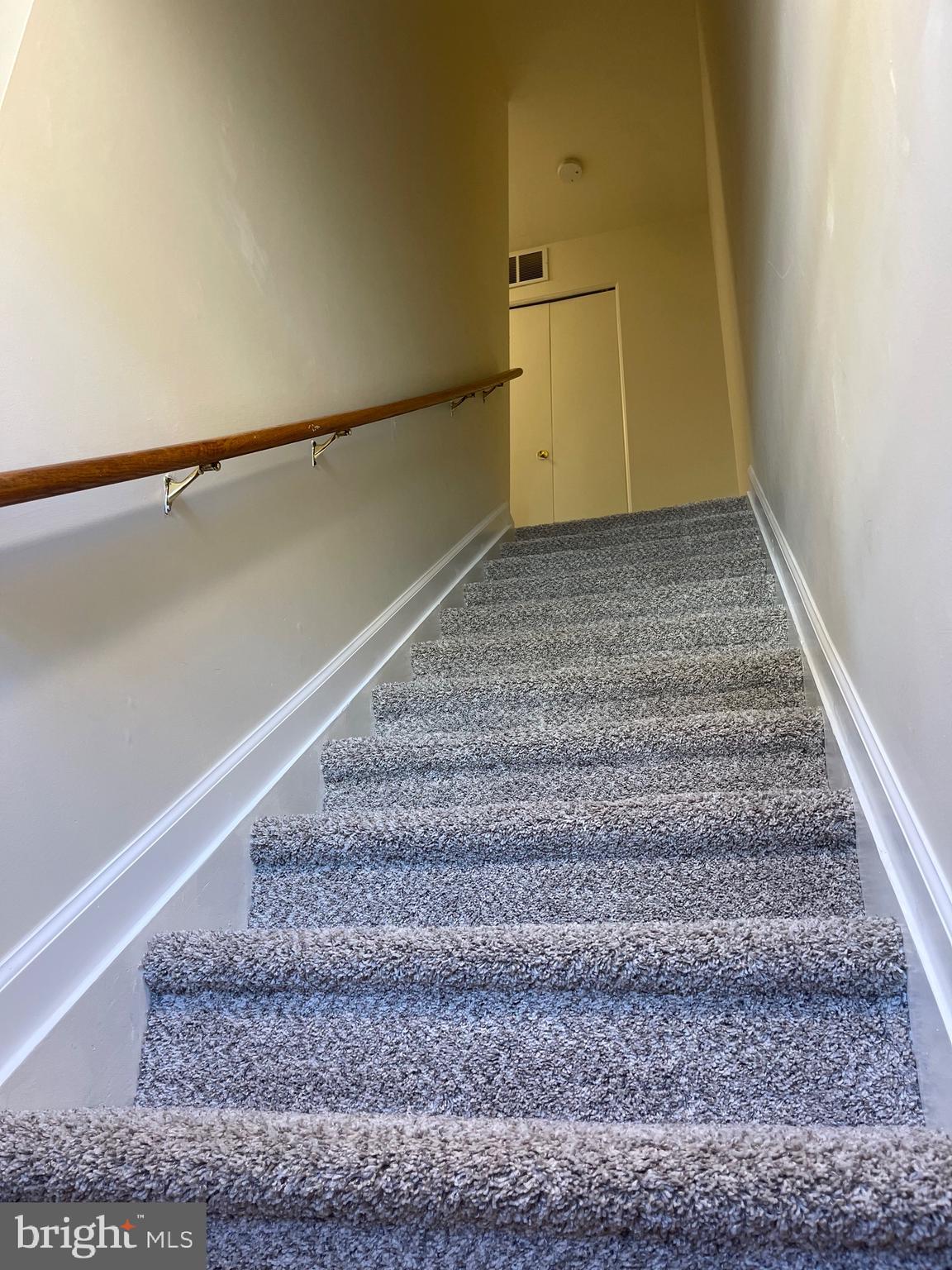 LAURELTON - Residential