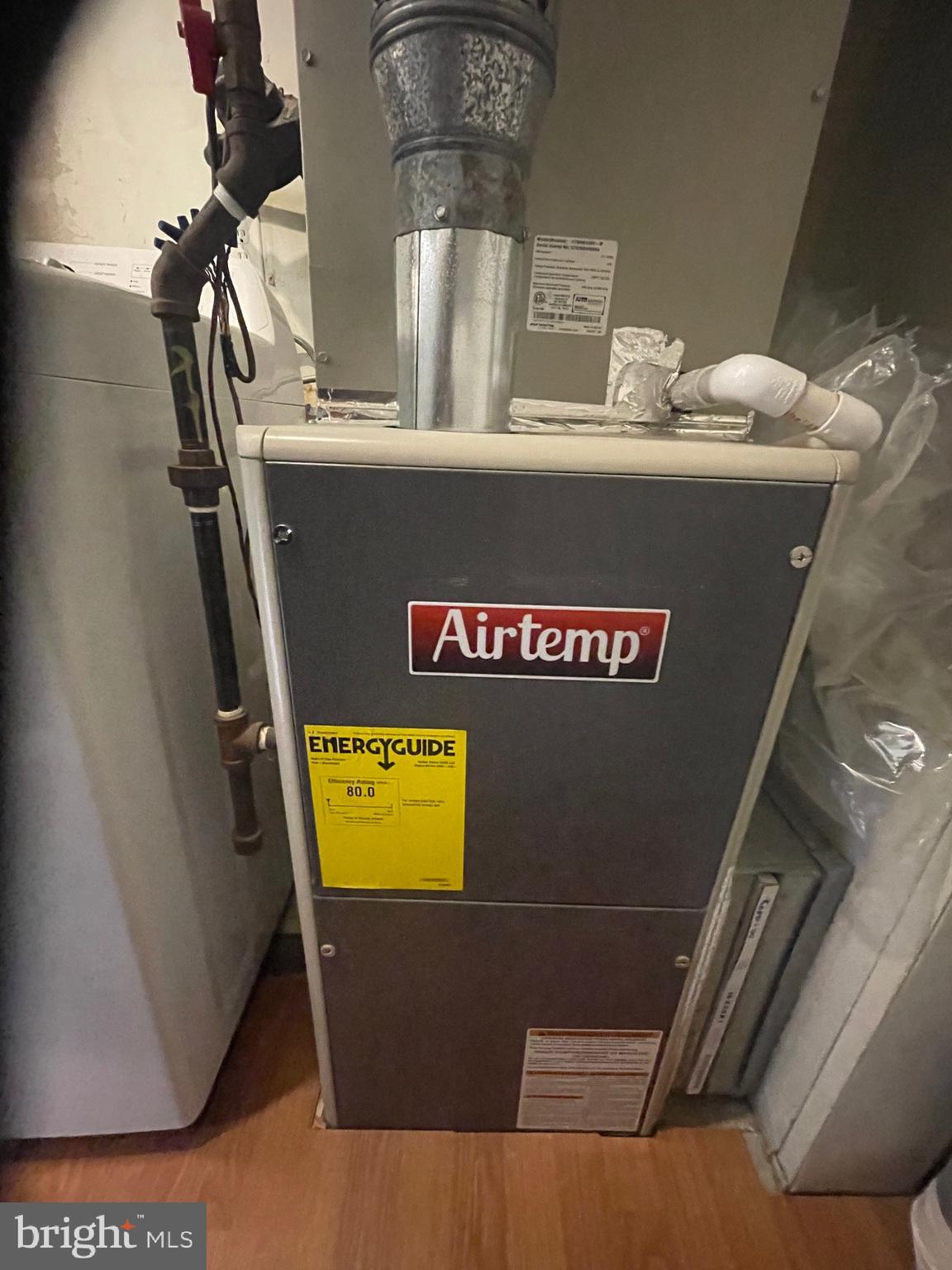 LAURELTON - Residential