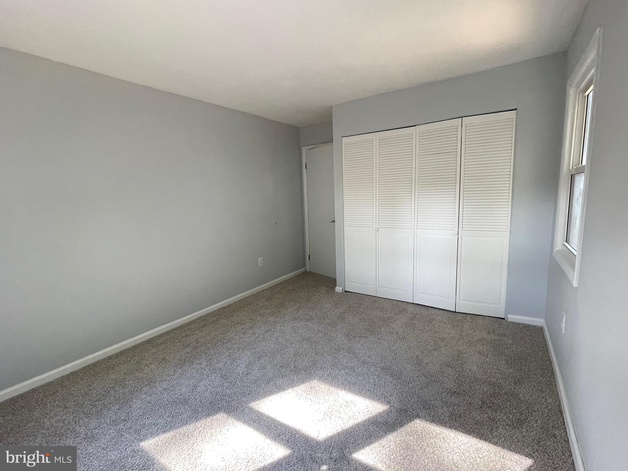 LAURELTON - Residential