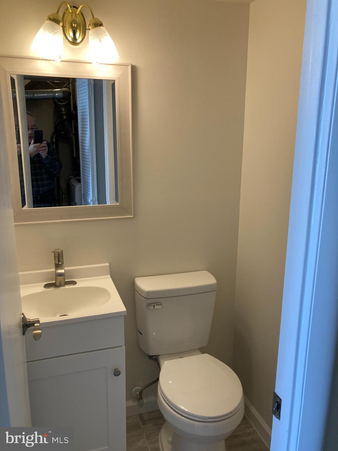 LAURELTON - Residential