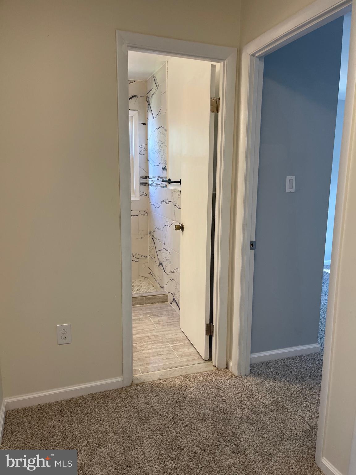 LAURELTON - Residential