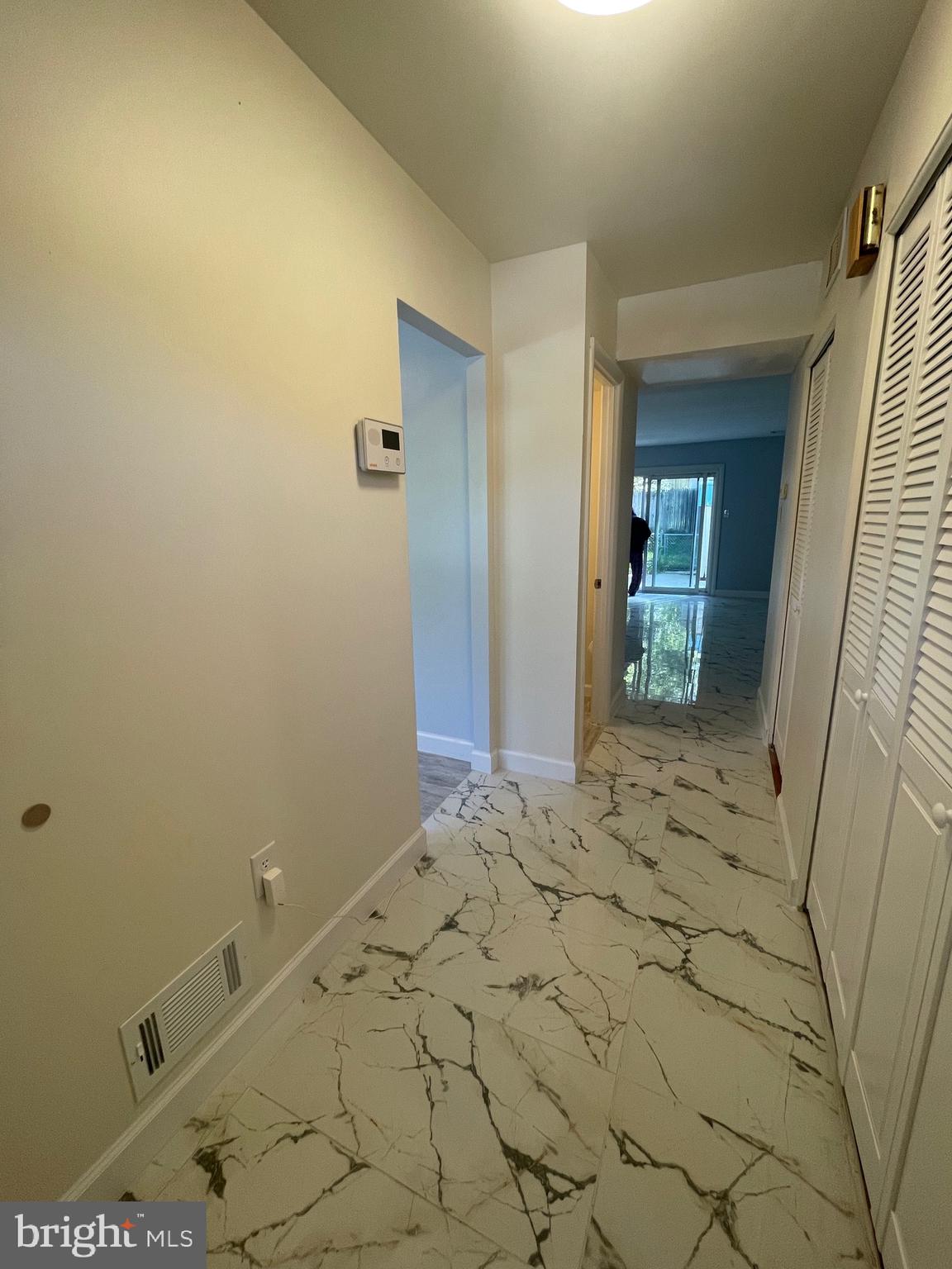 LAURELTON - Residential