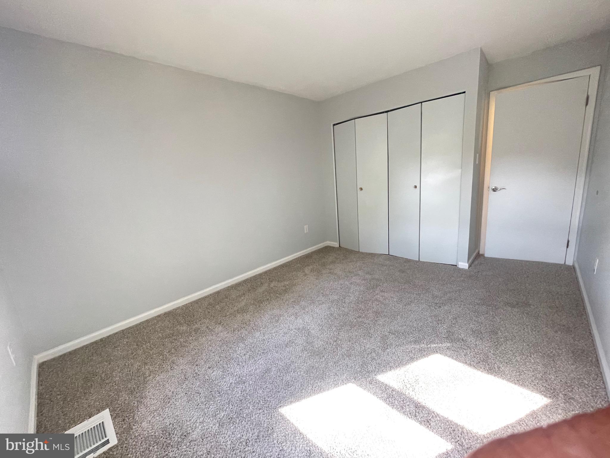 LAURELTON - Residential