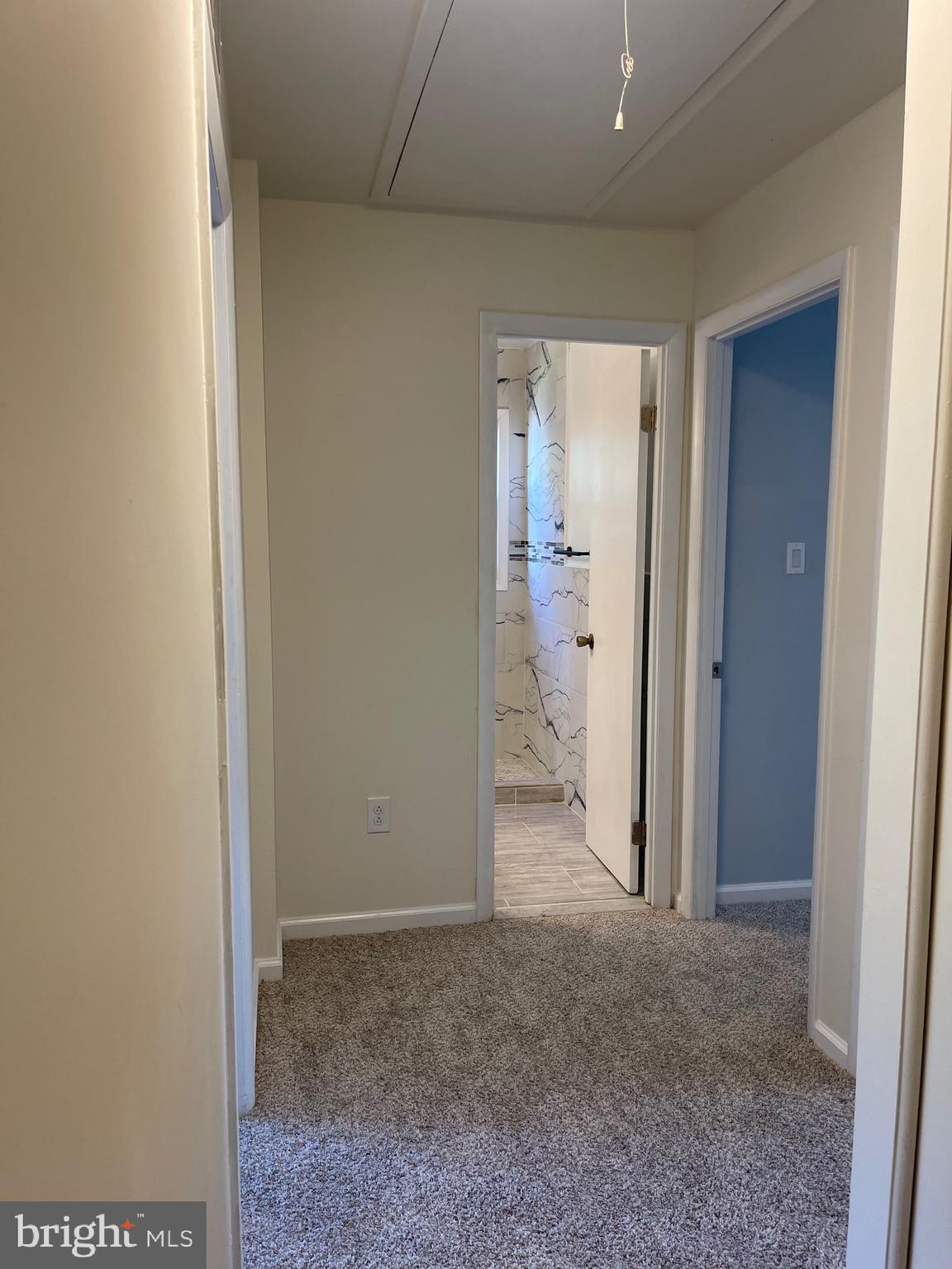 LAURELTON - Residential