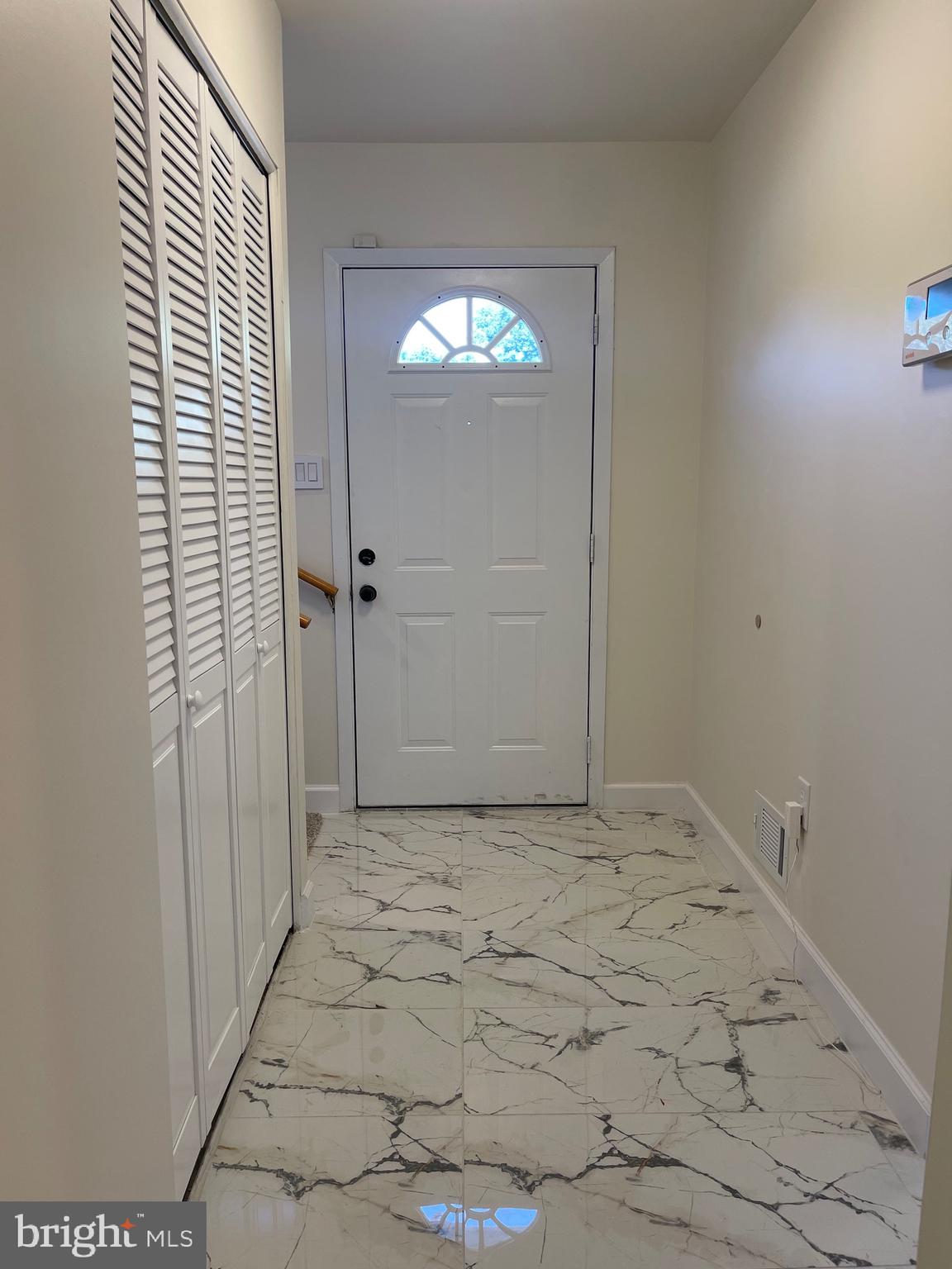 LAURELTON - Residential