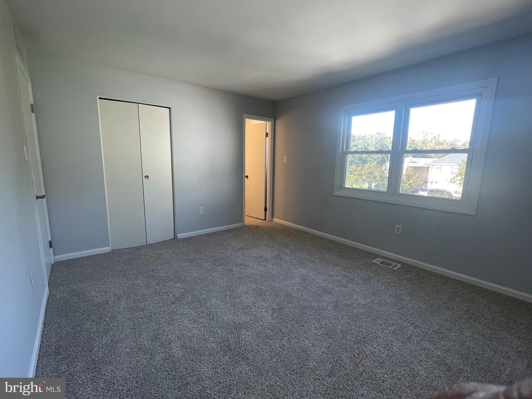 LAURELTON - Residential