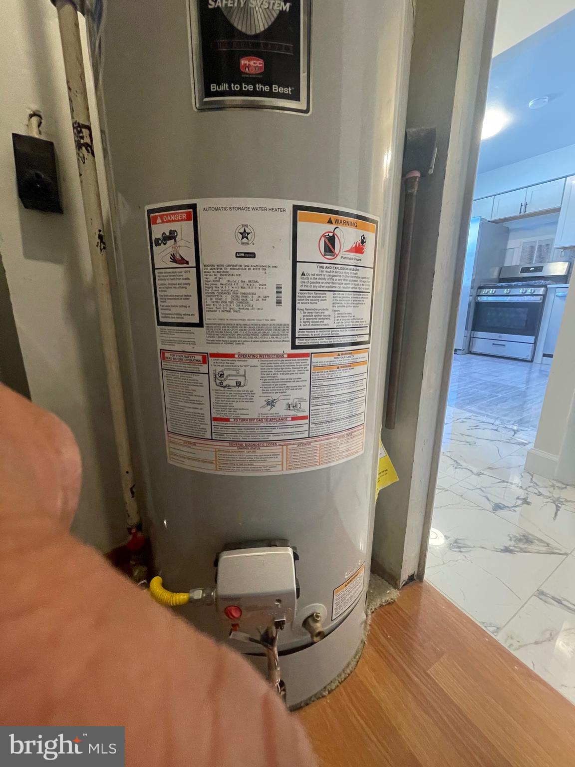 LAURELTON - Residential