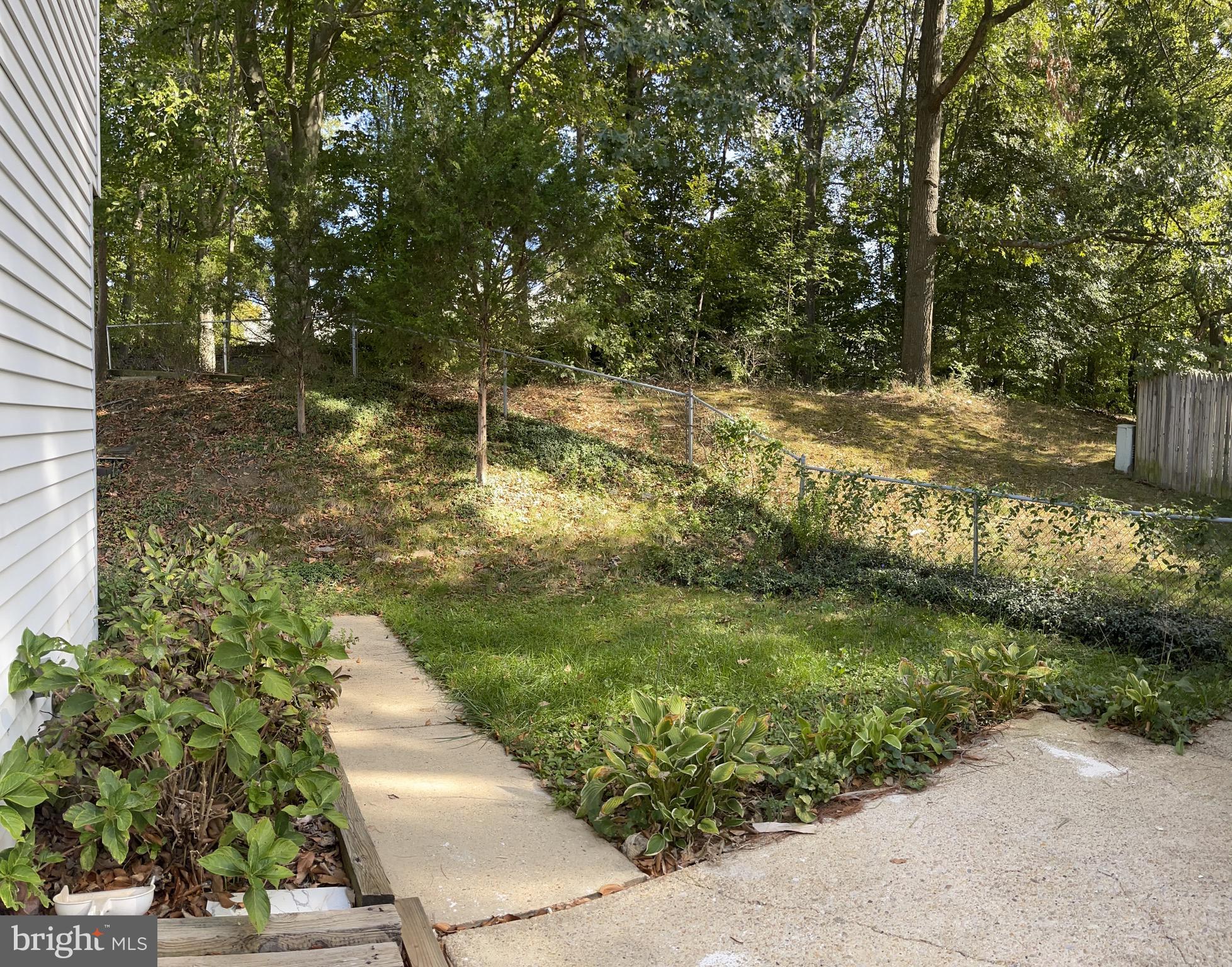 LAURELTON - Residential