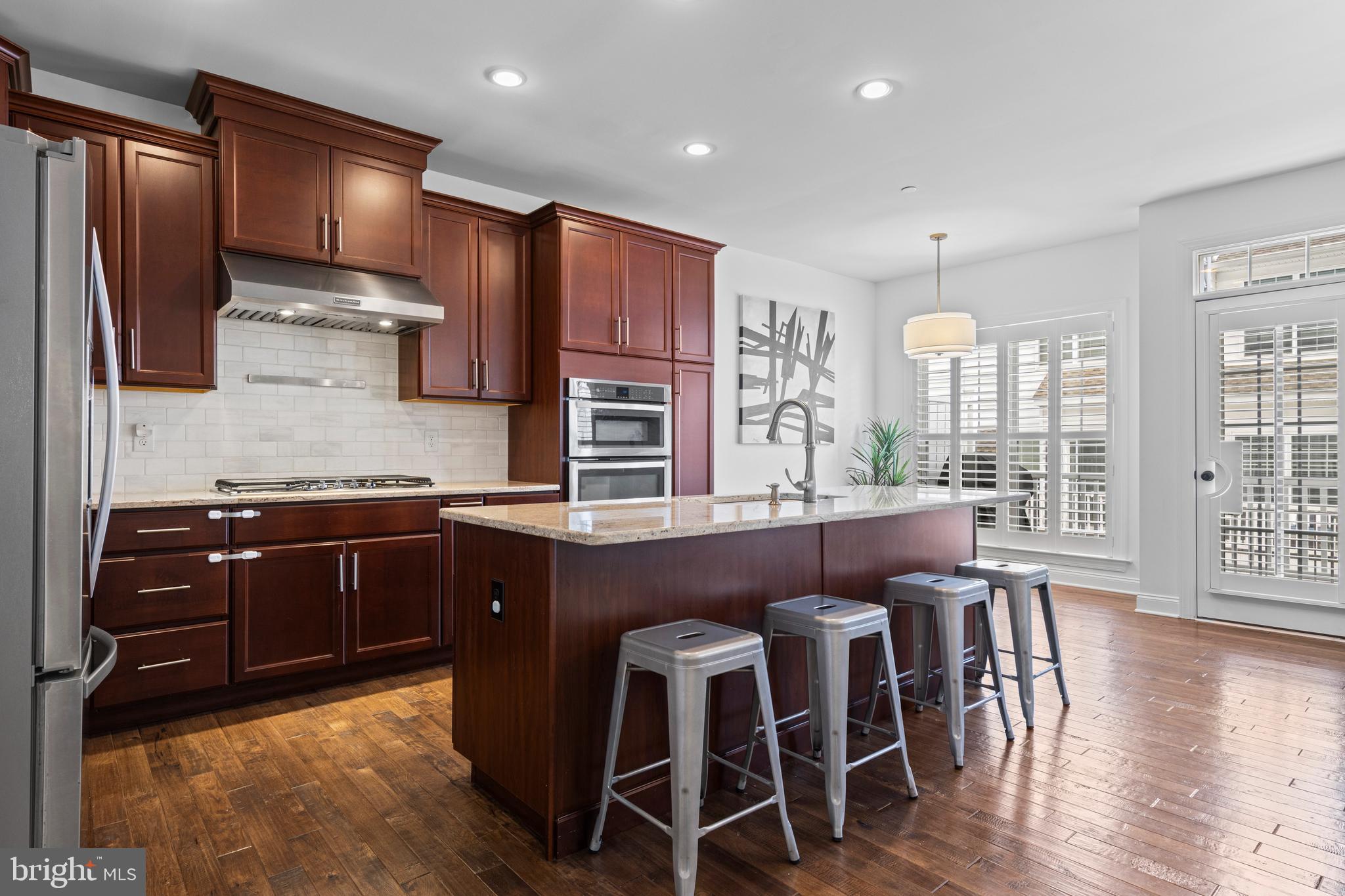 RAVENSCLIFF - Residential