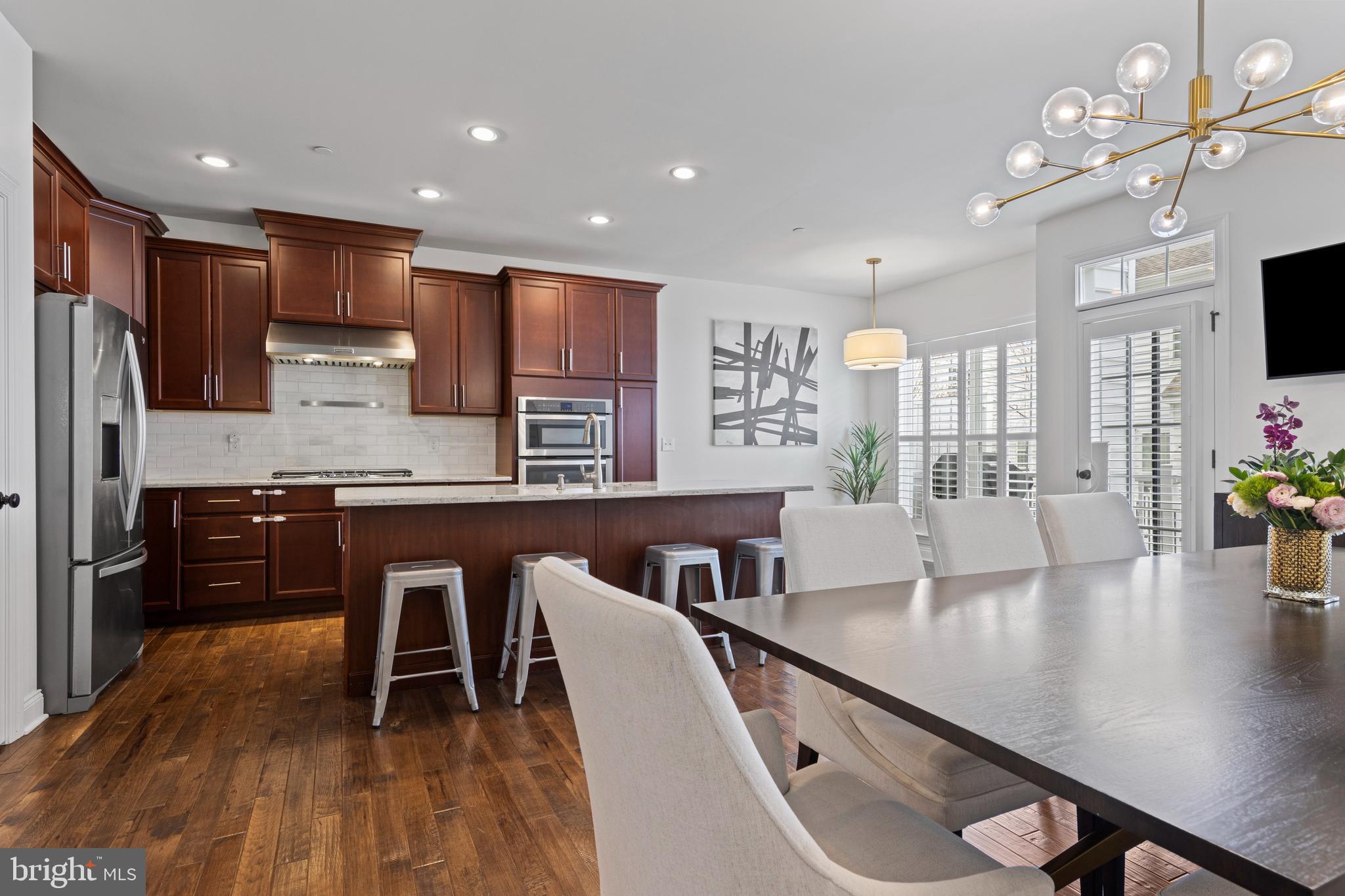 RAVENSCLIFF - Residential