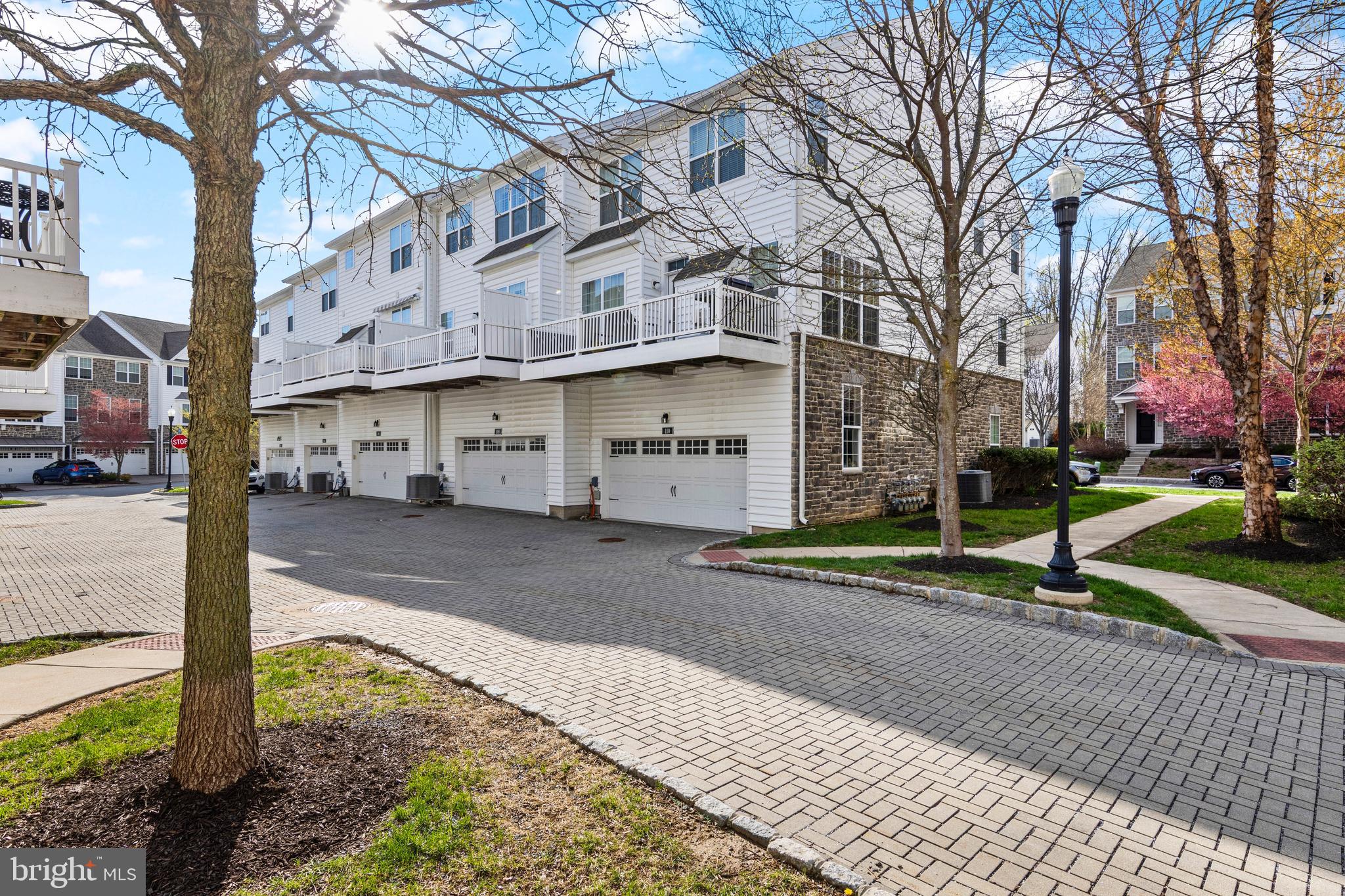 RAVENSCLIFF - Residential