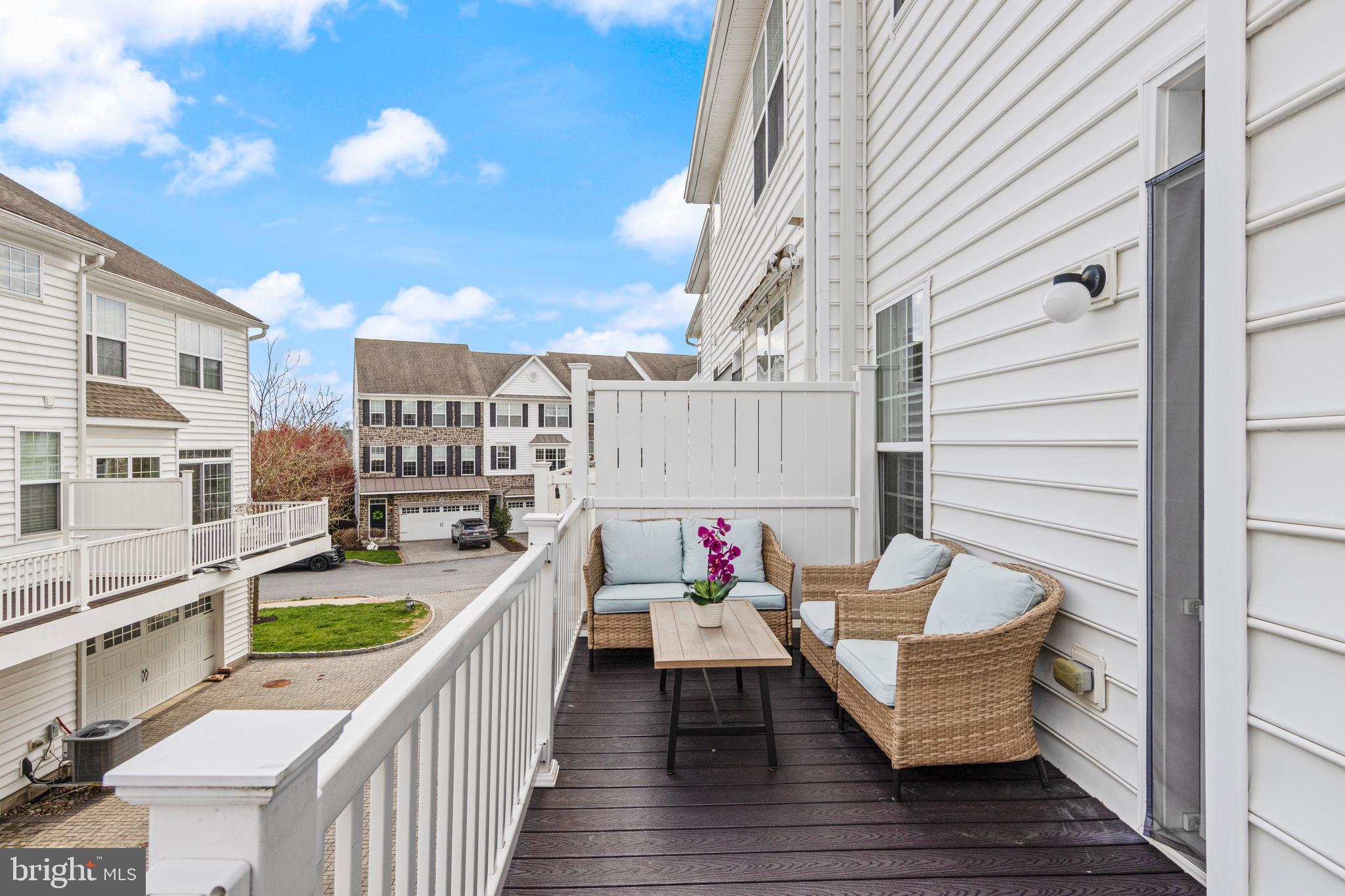 RAVENSCLIFF - Residential