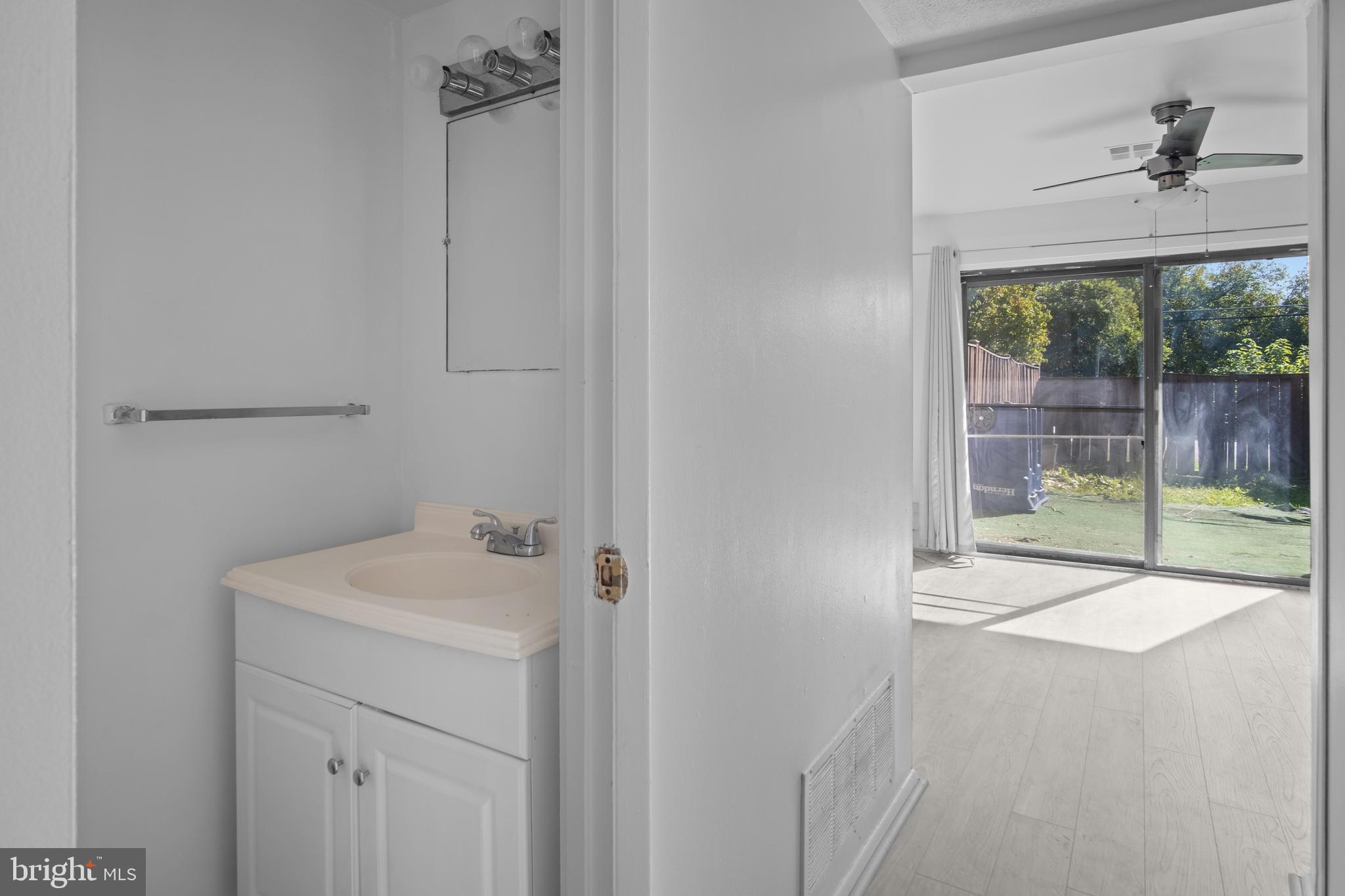 TRALEE - Residential Lease