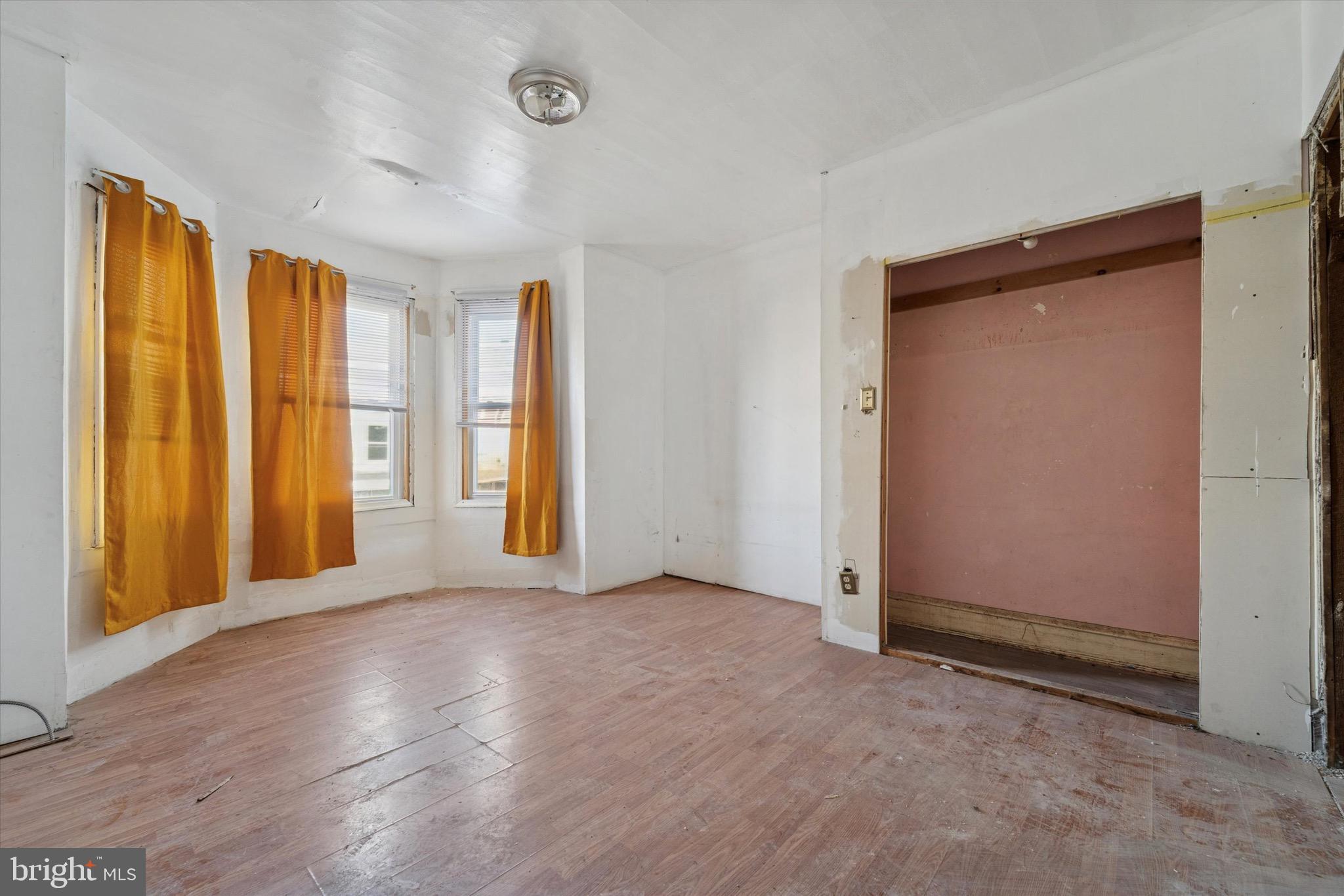 MILL CREEK - Residential