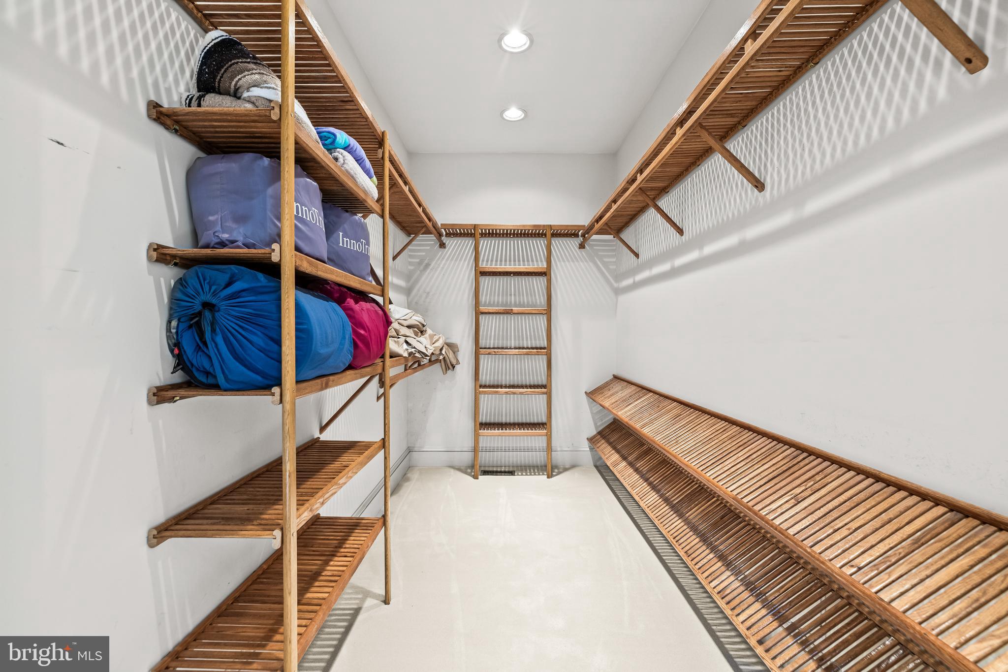 VALLEY CREST - Residential