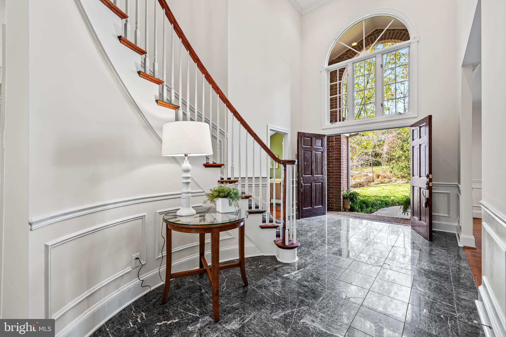 3 FOREST BLUFF COURT