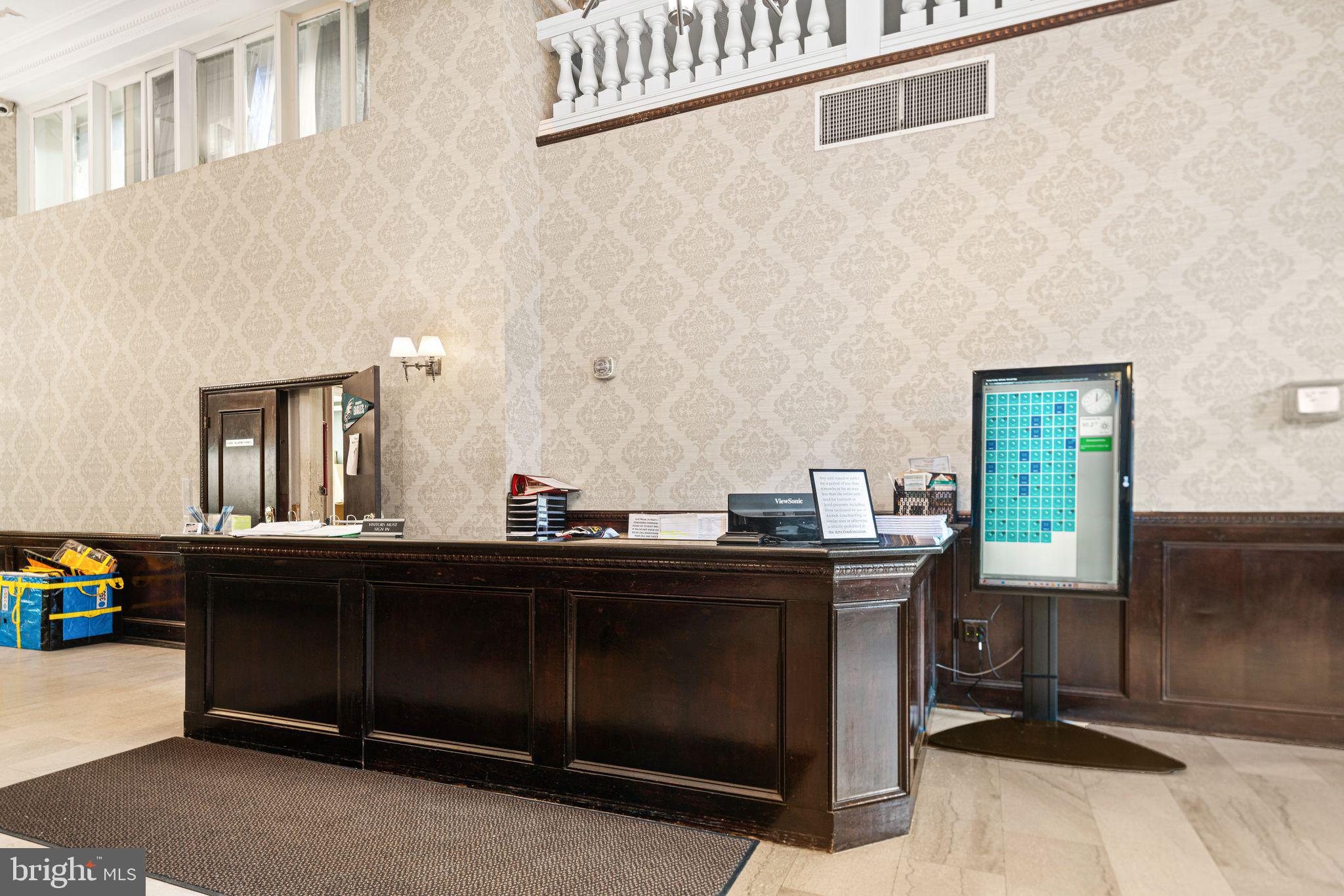 CENTER CITY - Residential Lease