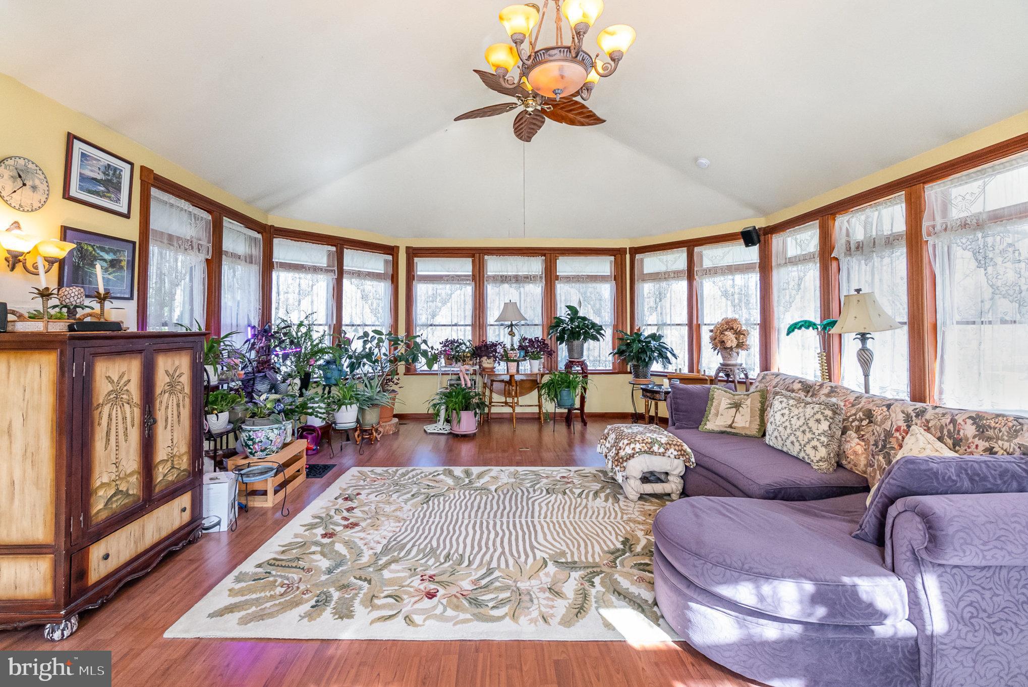 KINGSVILLE - Residential