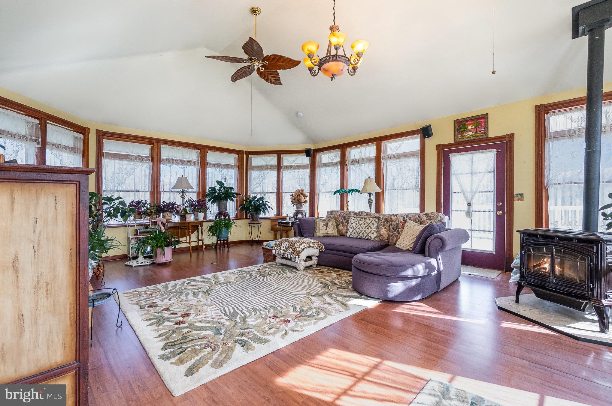 KINGSVILLE - Residential