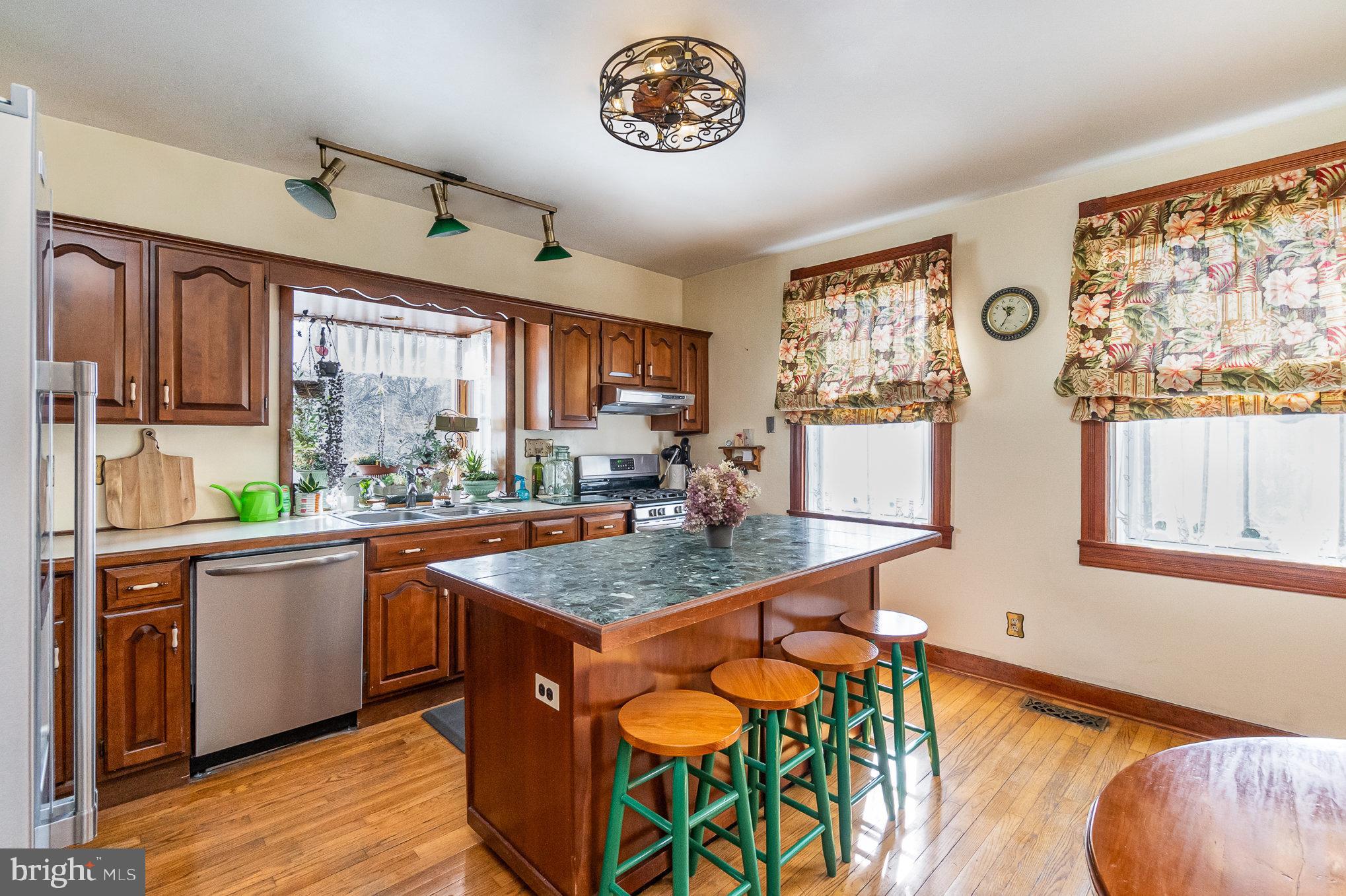 KINGSVILLE - Residential