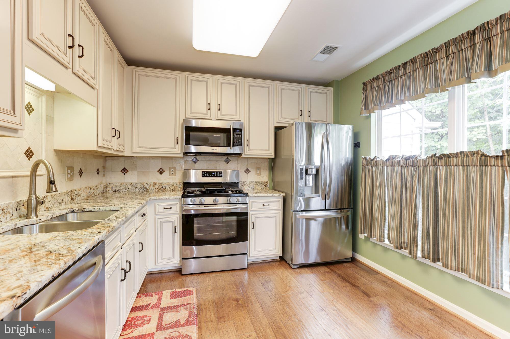 FAIR LAKES - Residential