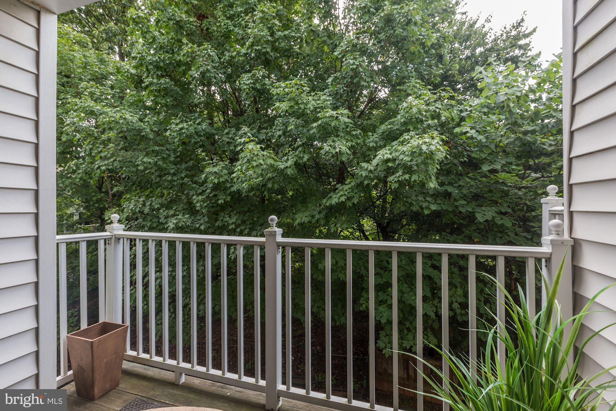 FAIR LAKES - Residential