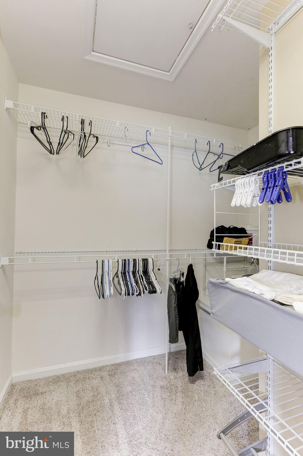 FAIR LAKES - Residential