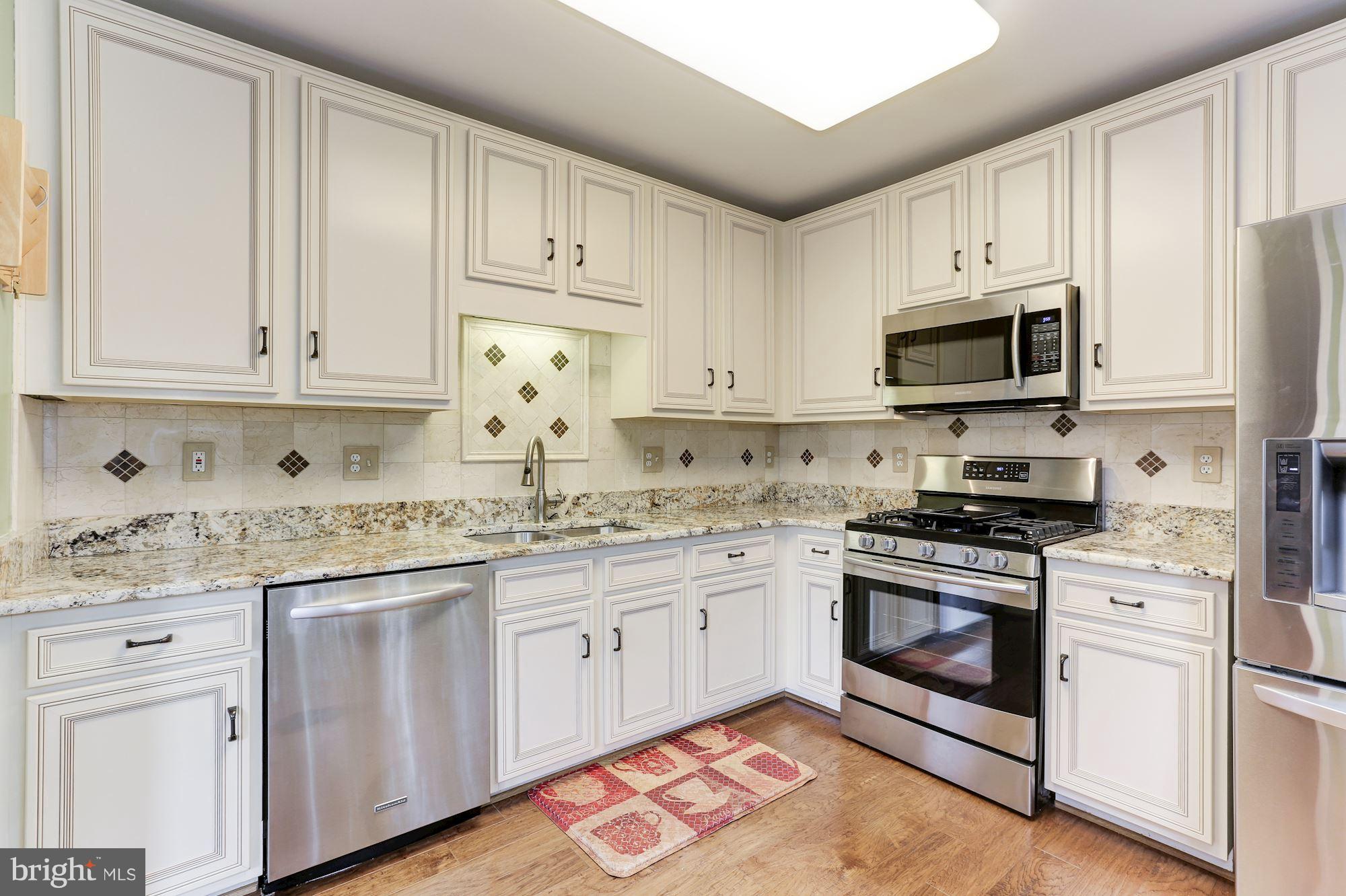 FAIR LAKES - Residential