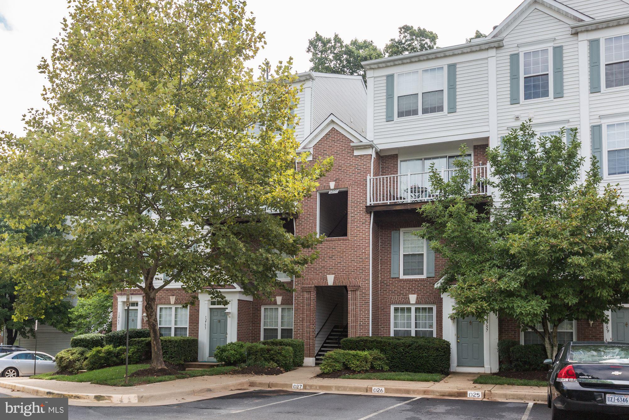 FAIR LAKES - Residential