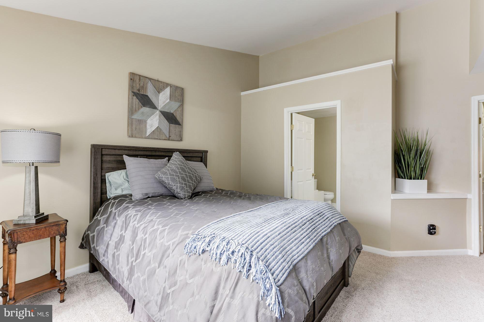 FAIR LAKES - Residential