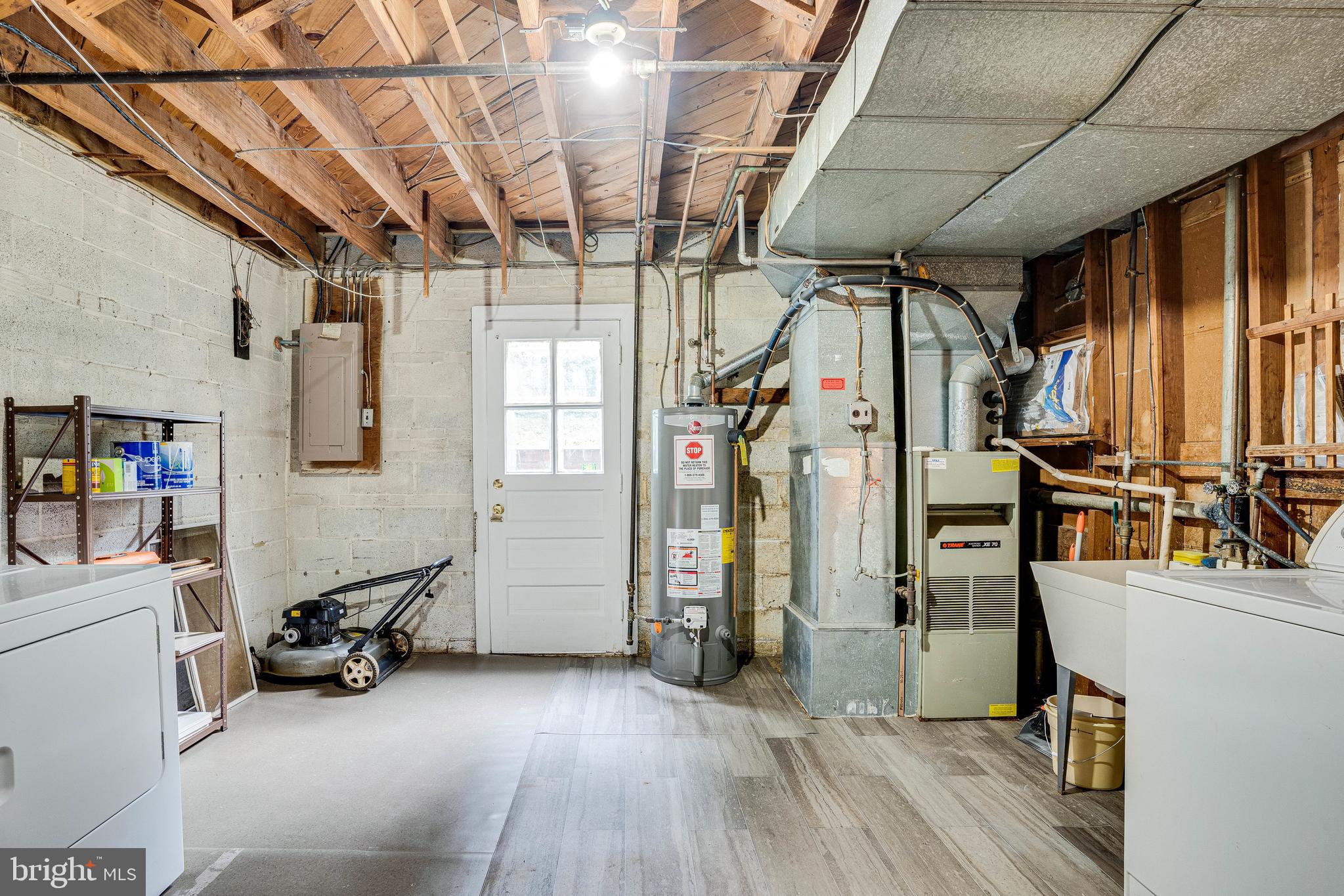 NORTHWOOD KNOLLS - Residential