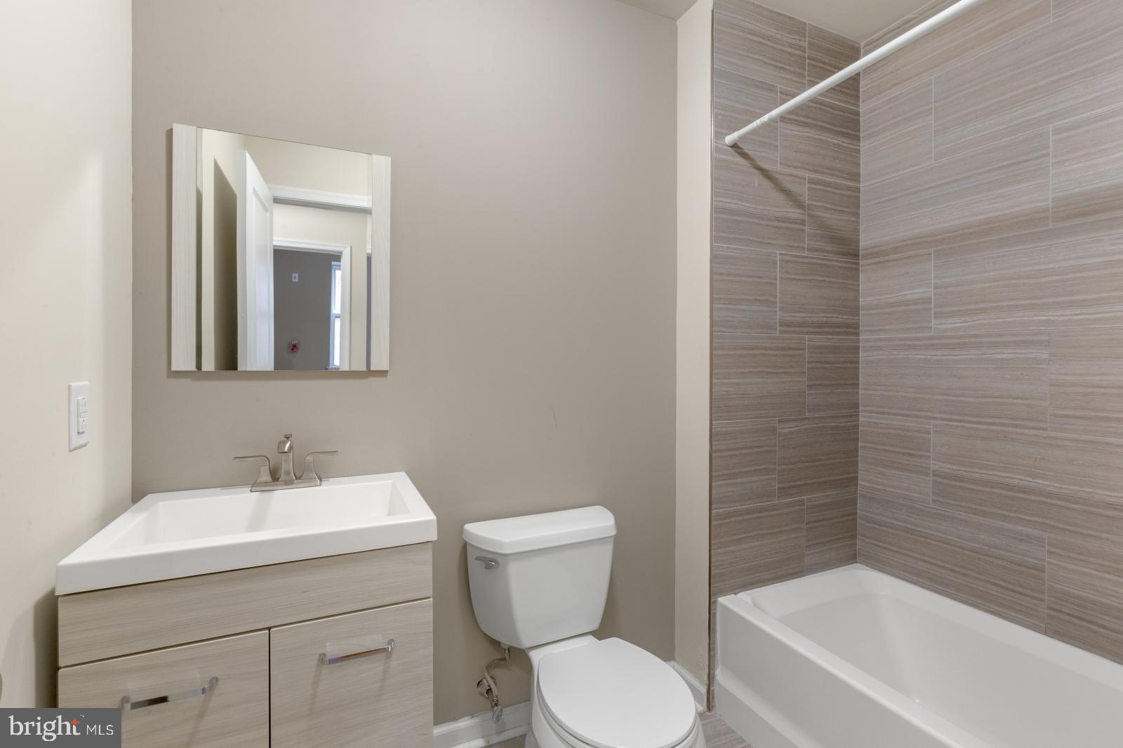 EAST KENSINGTON - Residential Lease