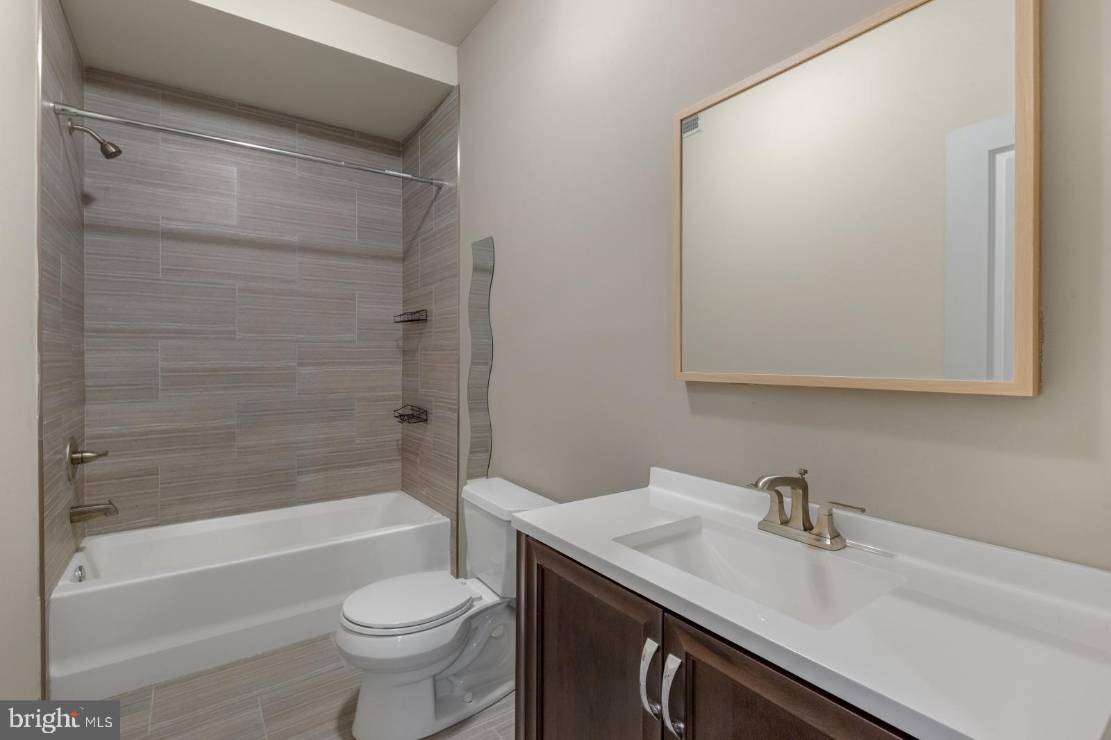 EAST KENSINGTON - Residential Lease