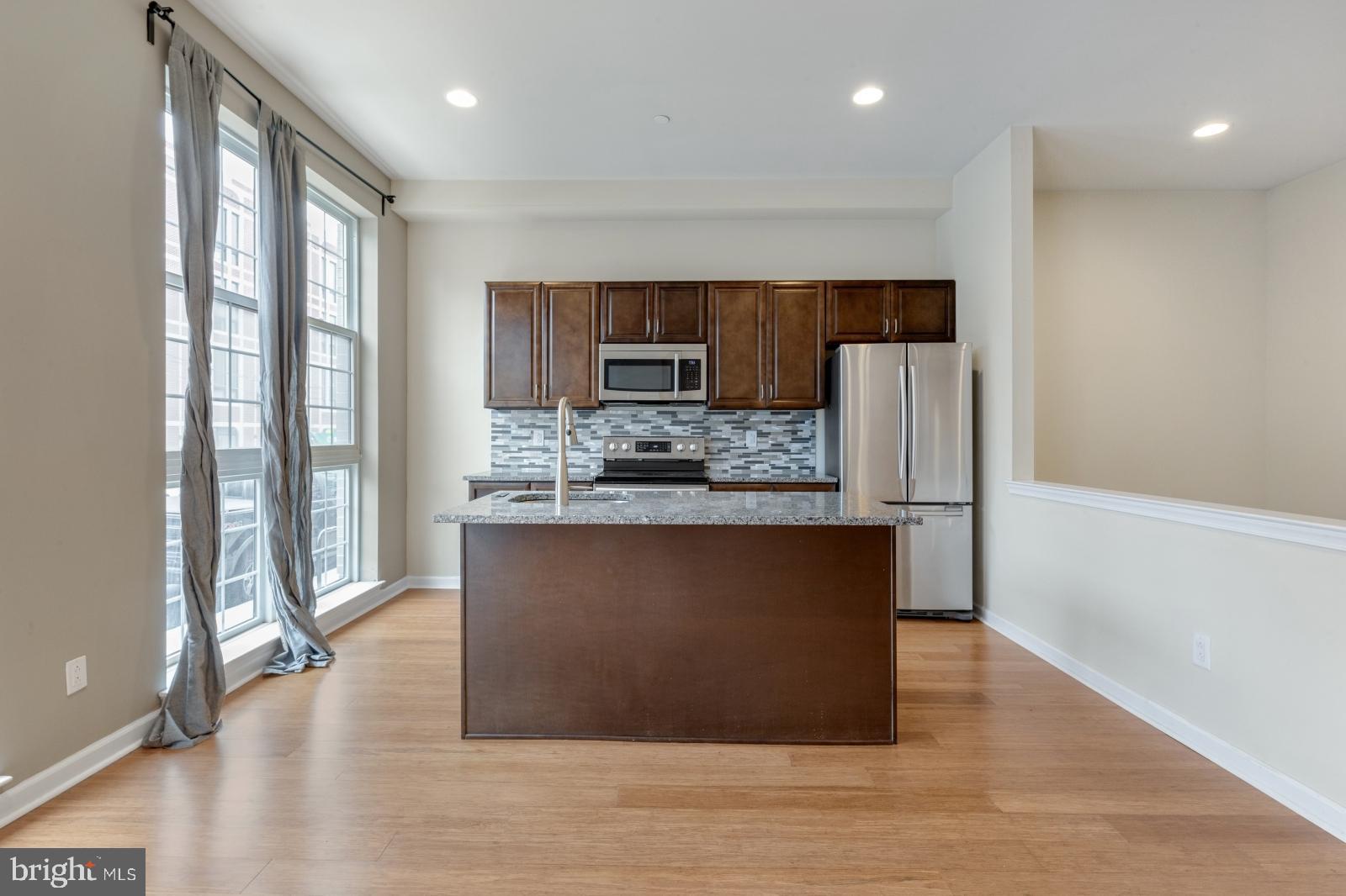 EAST KENSINGTON - Residential Lease