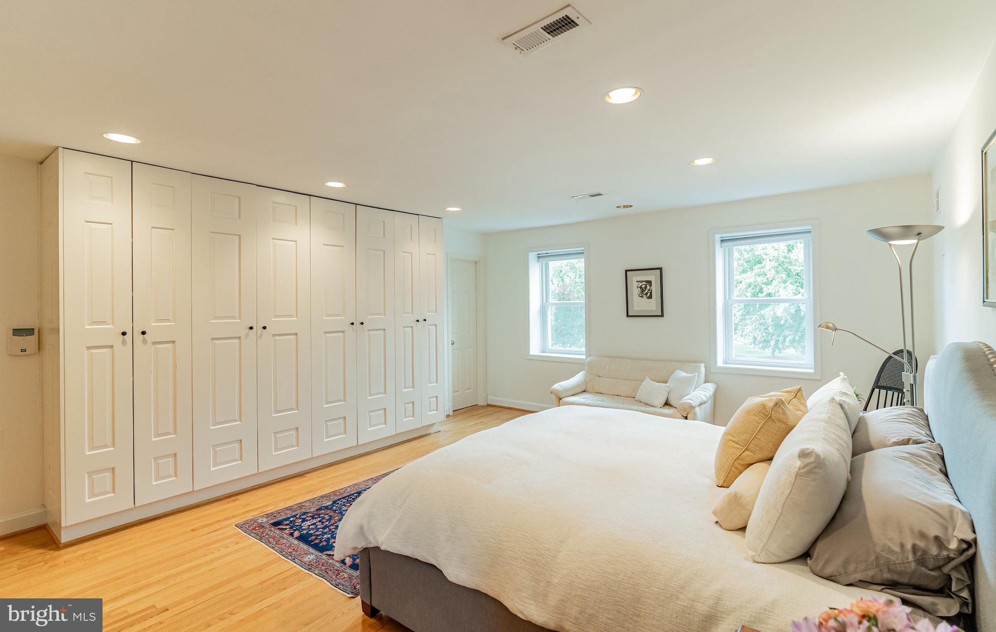 POTOMAC VILLAGE - Residential