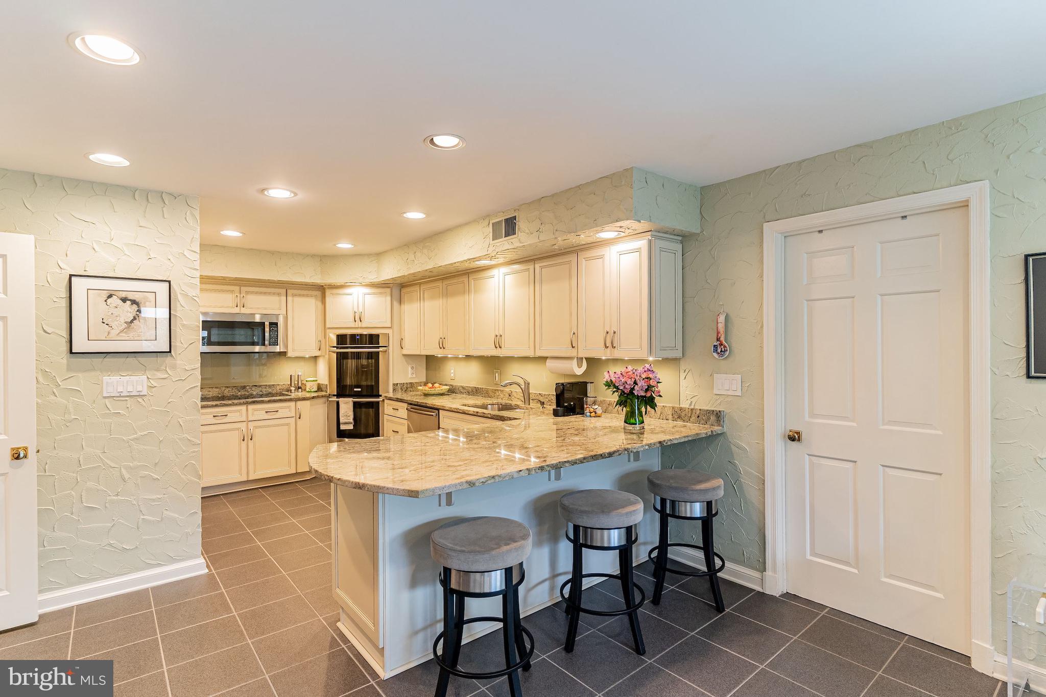 POTOMAC VILLAGE - Residential