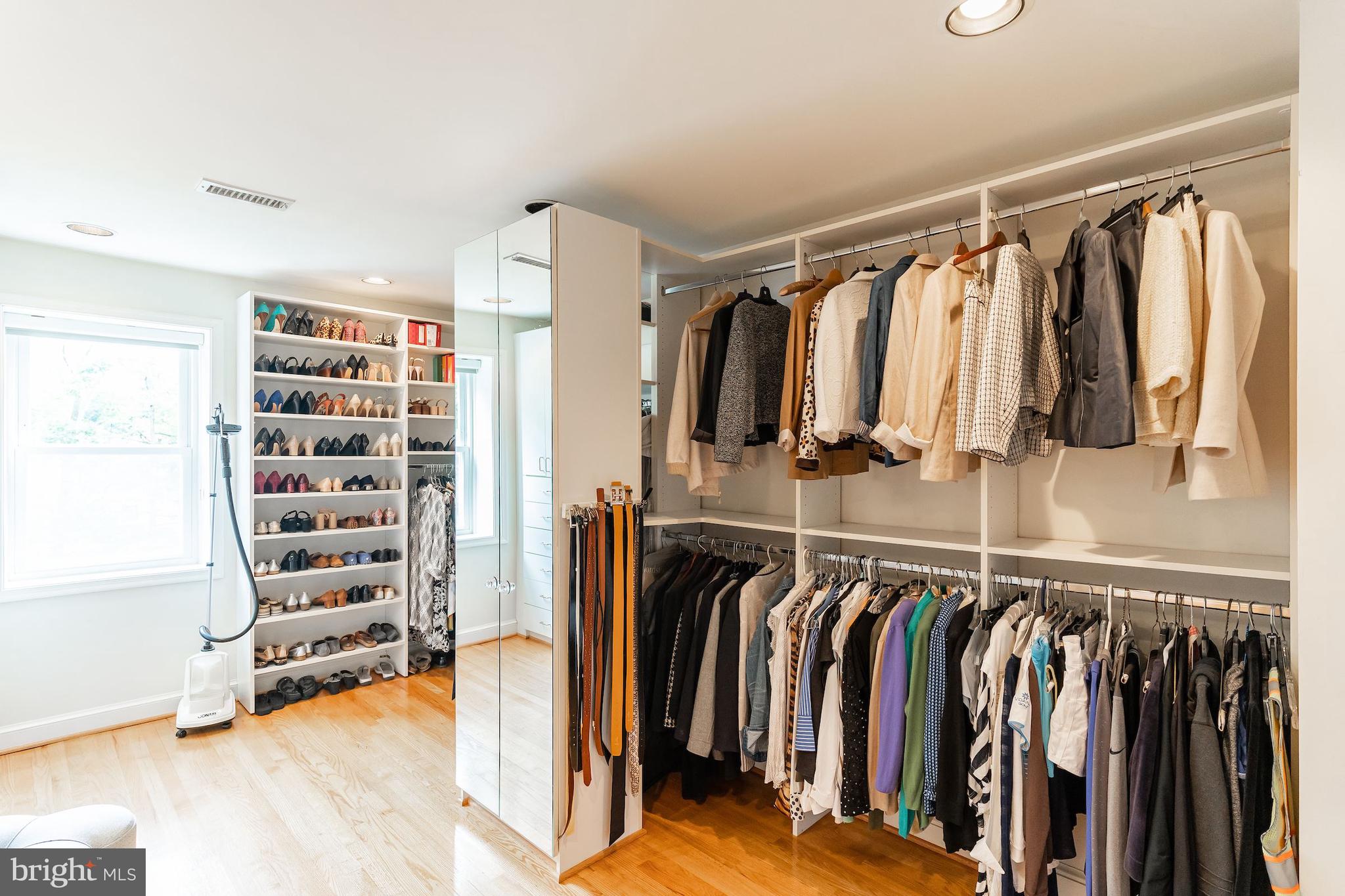 POTOMAC VILLAGE - Residential